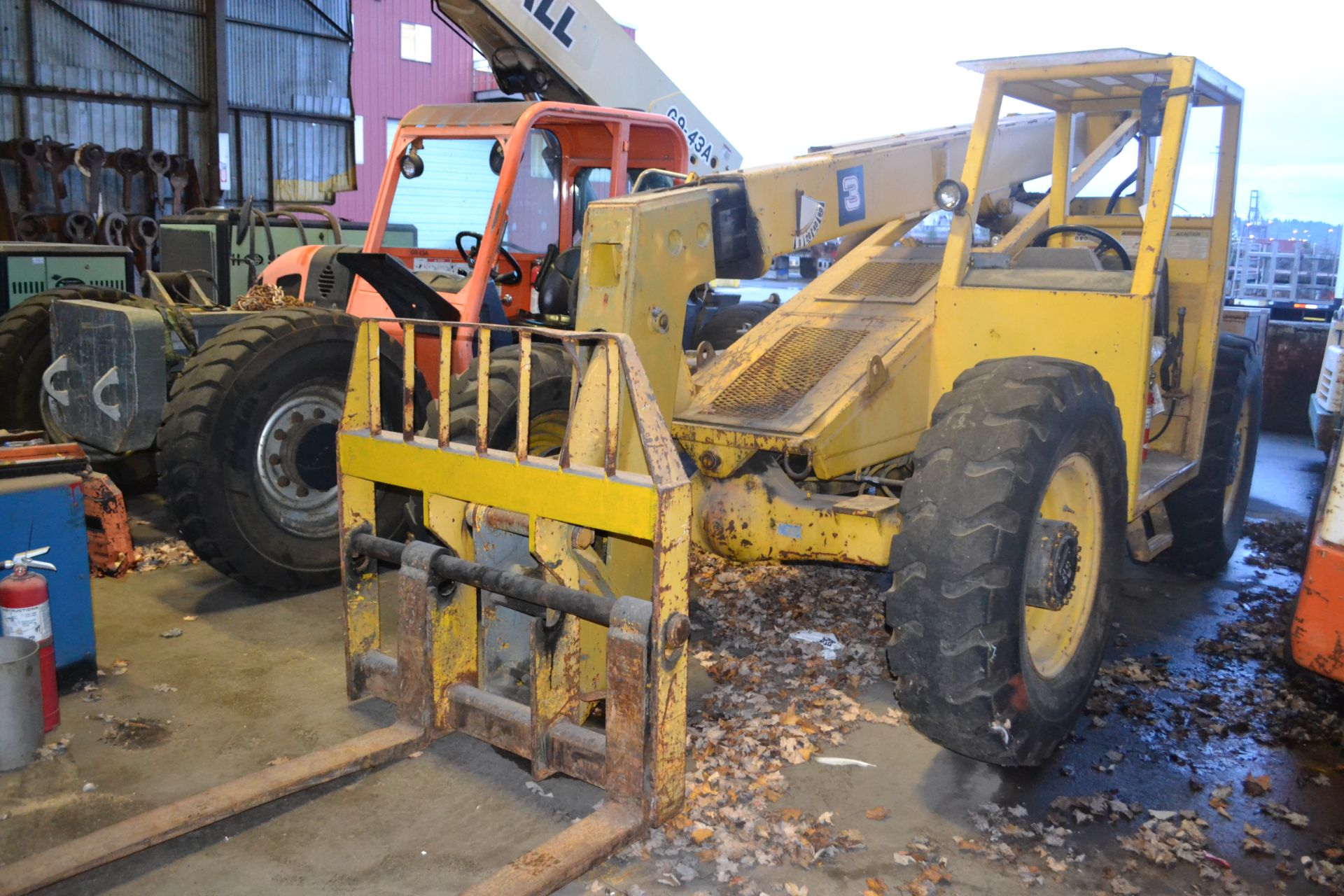 Pettibone 5528 extend-a-boom forklift - Image 2 of 5