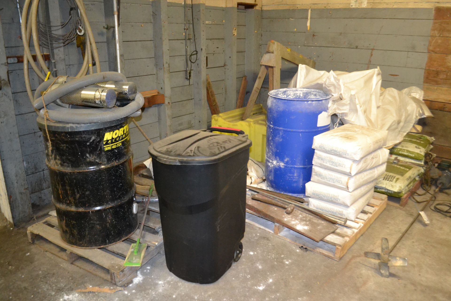 vertical mixer, calcium hydroxide compost - Image 2 of 2