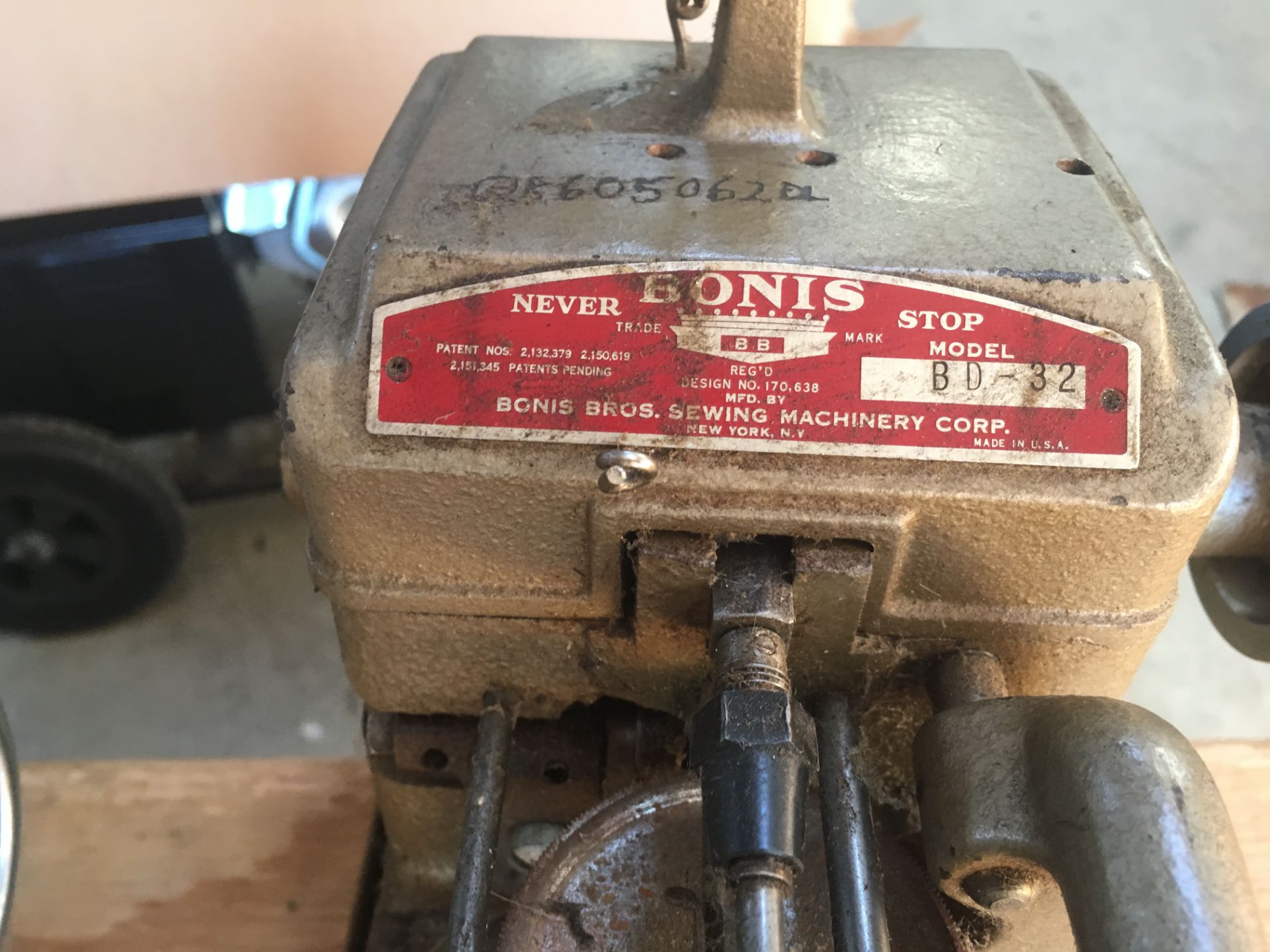 (2) Bonis BD-32 Fur Sewing machines (not known if operational) - Image 3 of 4