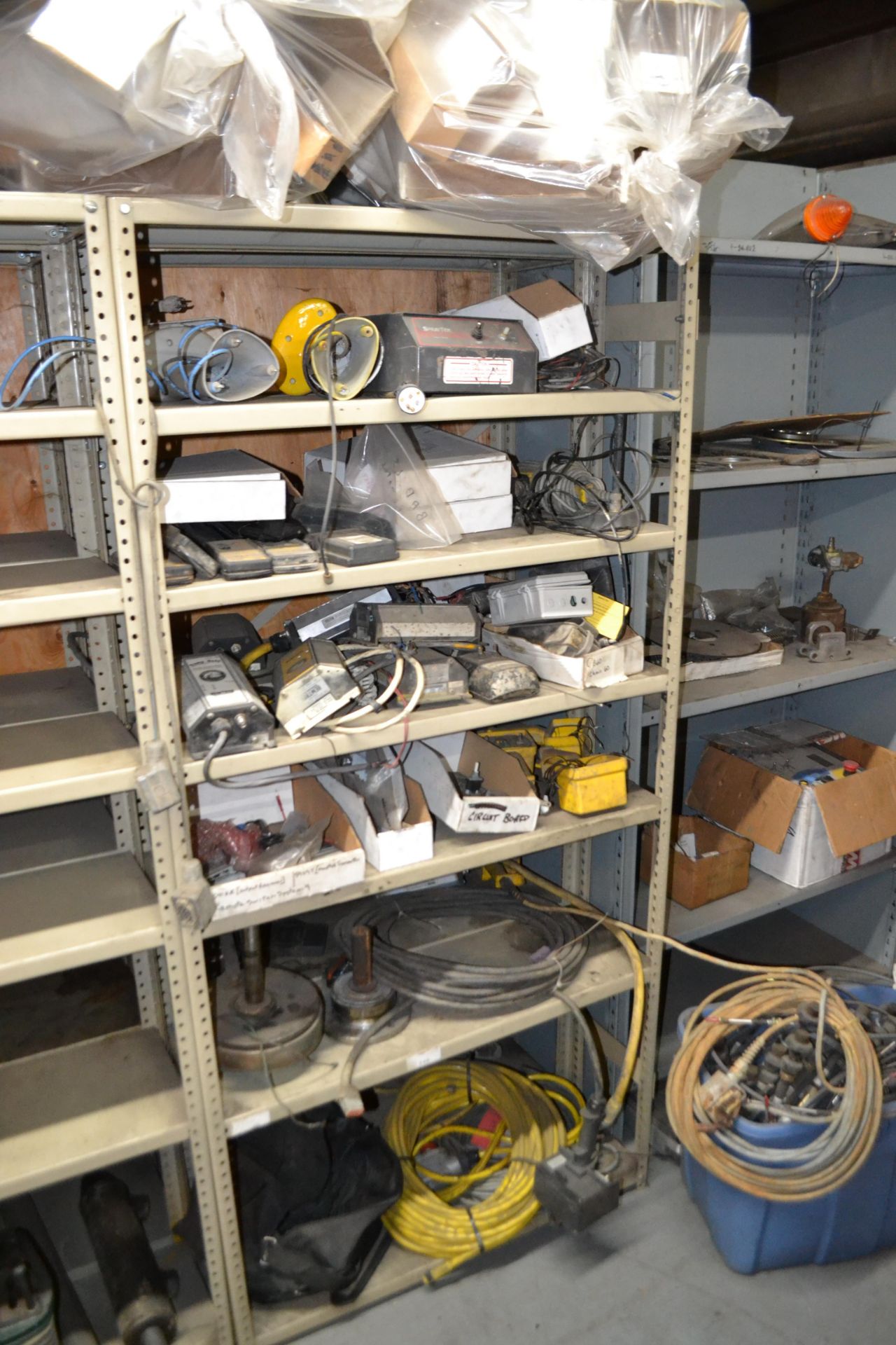 (11) Shelves assorted remote parts, pulleys, fittings and transmission parts - Image 4 of 4
