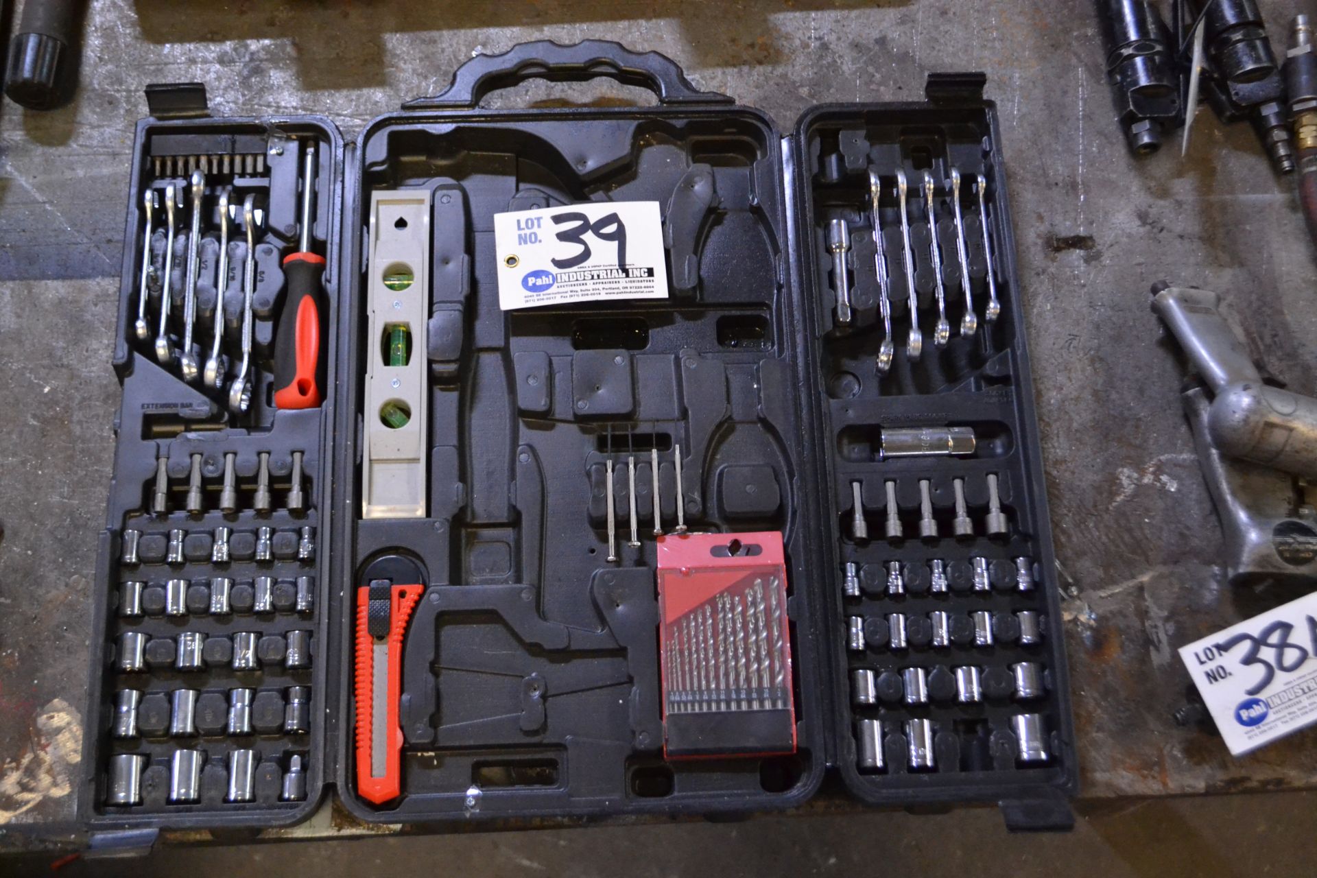 Wrench and Socket Set 3/8-5/8", 10-16mm Open/Box end Wrenches, 3/16-1/2", 6-15mm Sockets