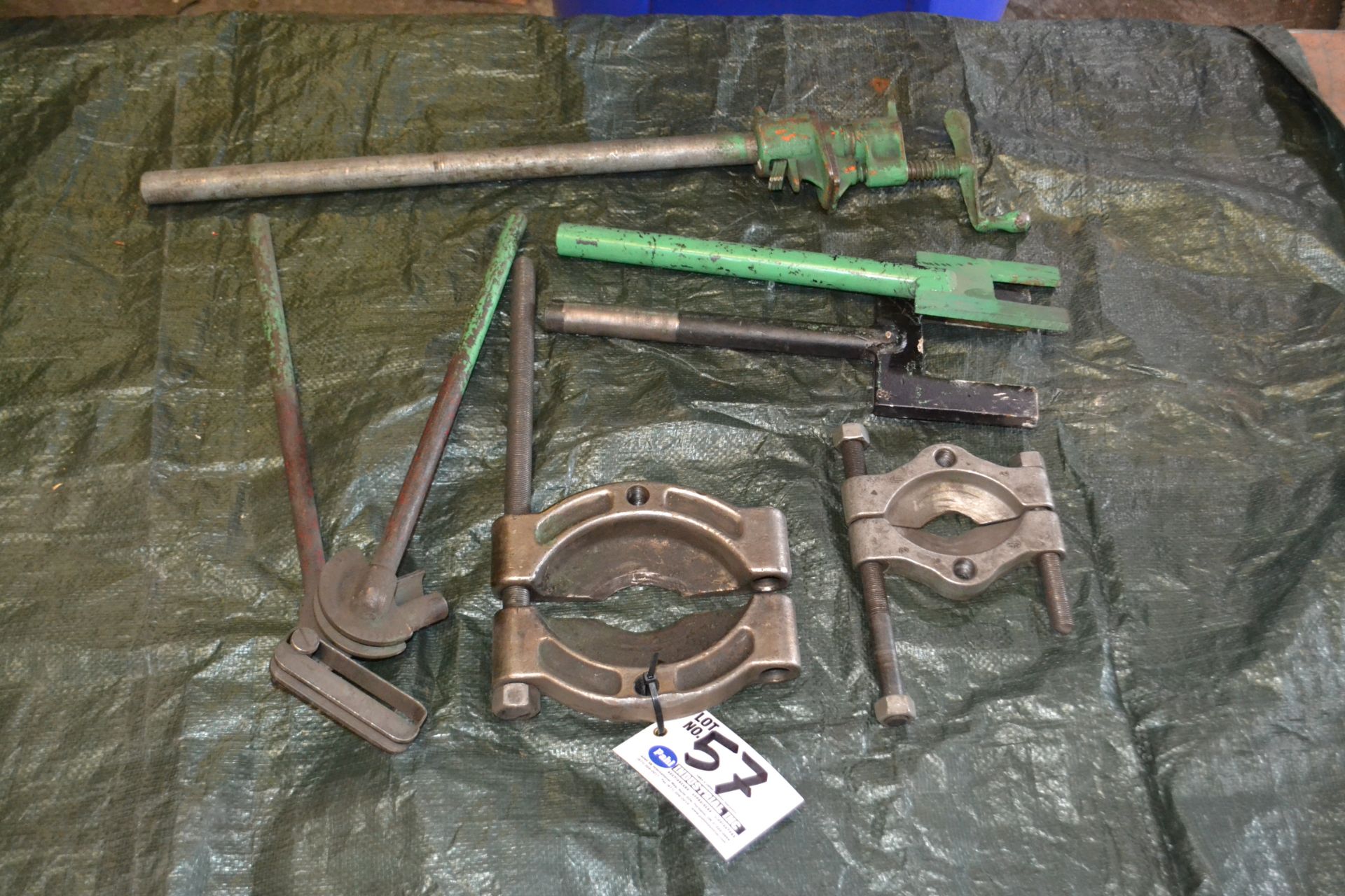 (2) Clamshells and 24" Clamp