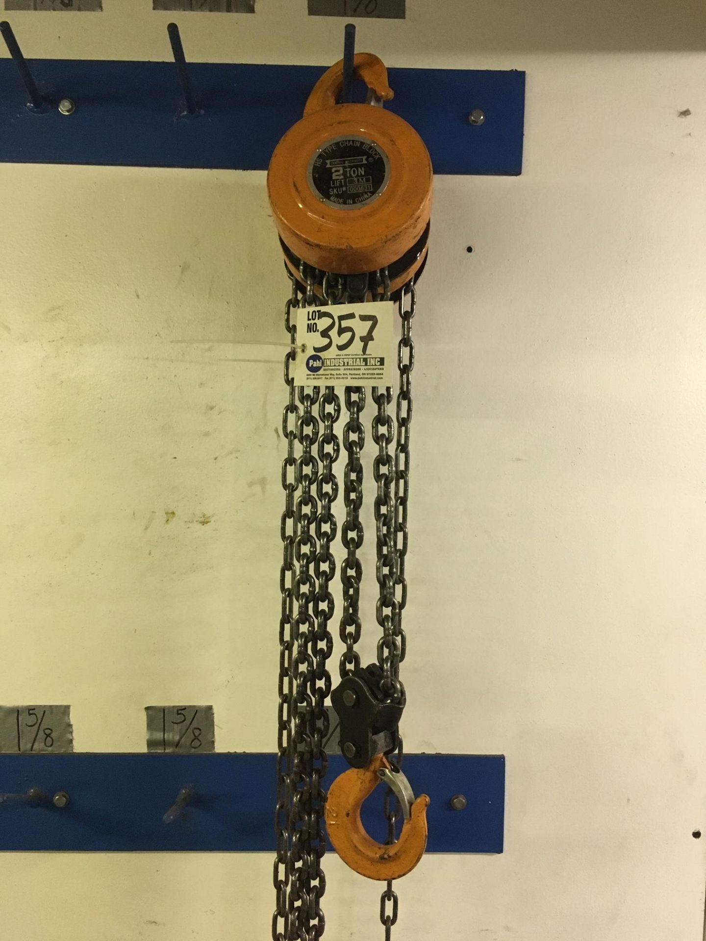 Central Machinery 2-Ton Chain hoist