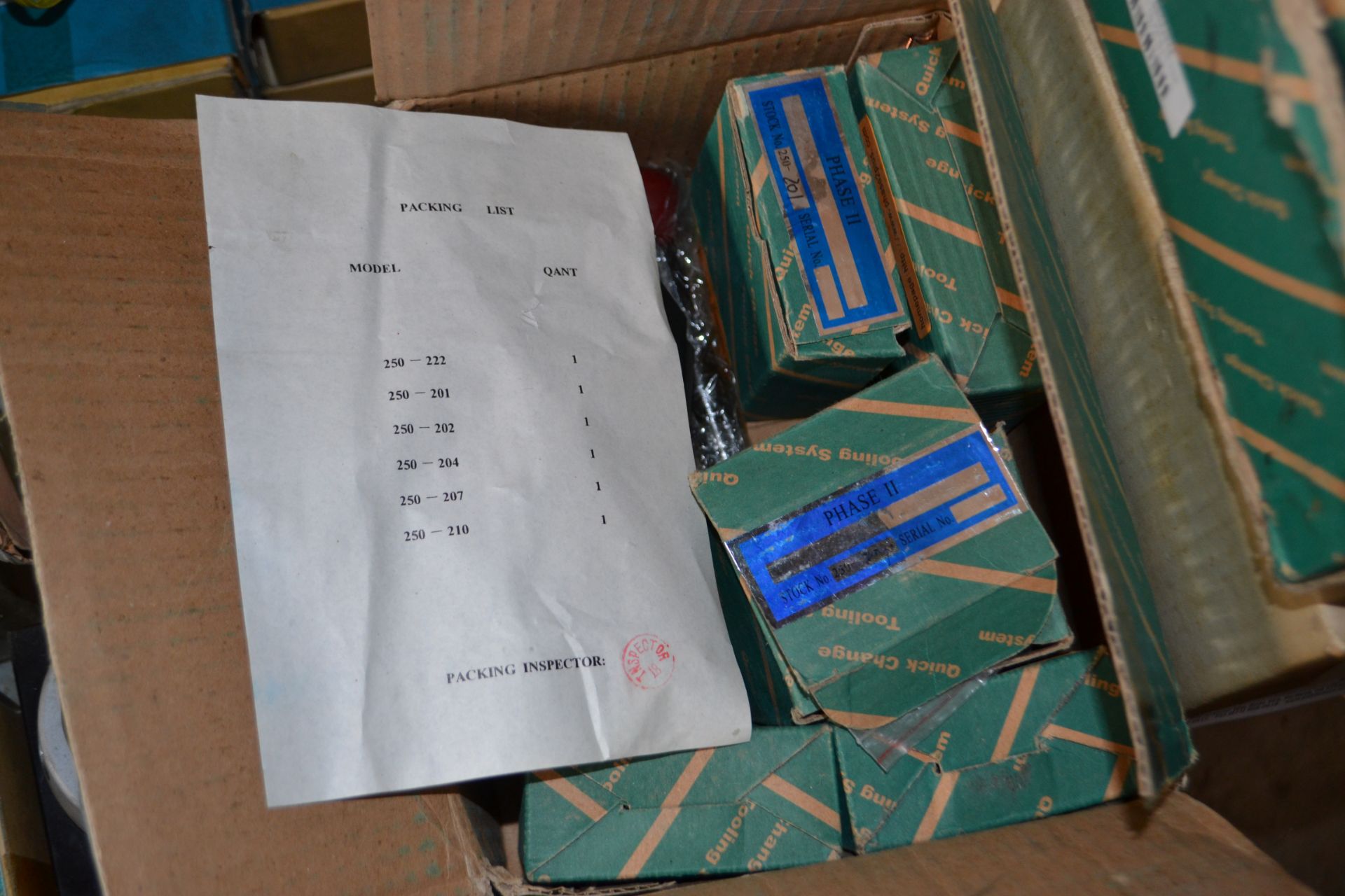 Box of assorted phase 2 quick change tool posts - Image 2 of 2