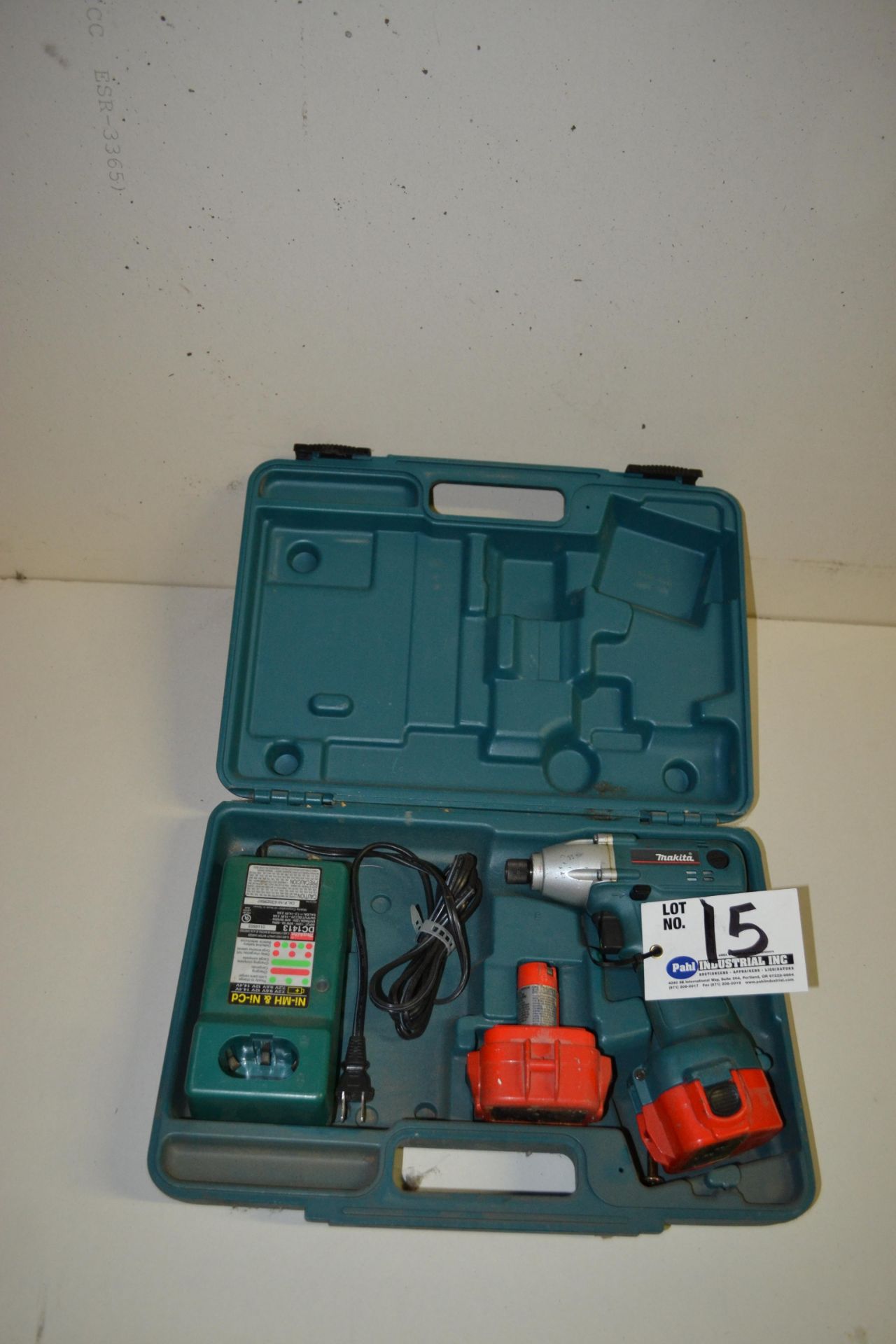 Makita 6914D Cordless Drill Driver c/w 2 Batteries and Charger