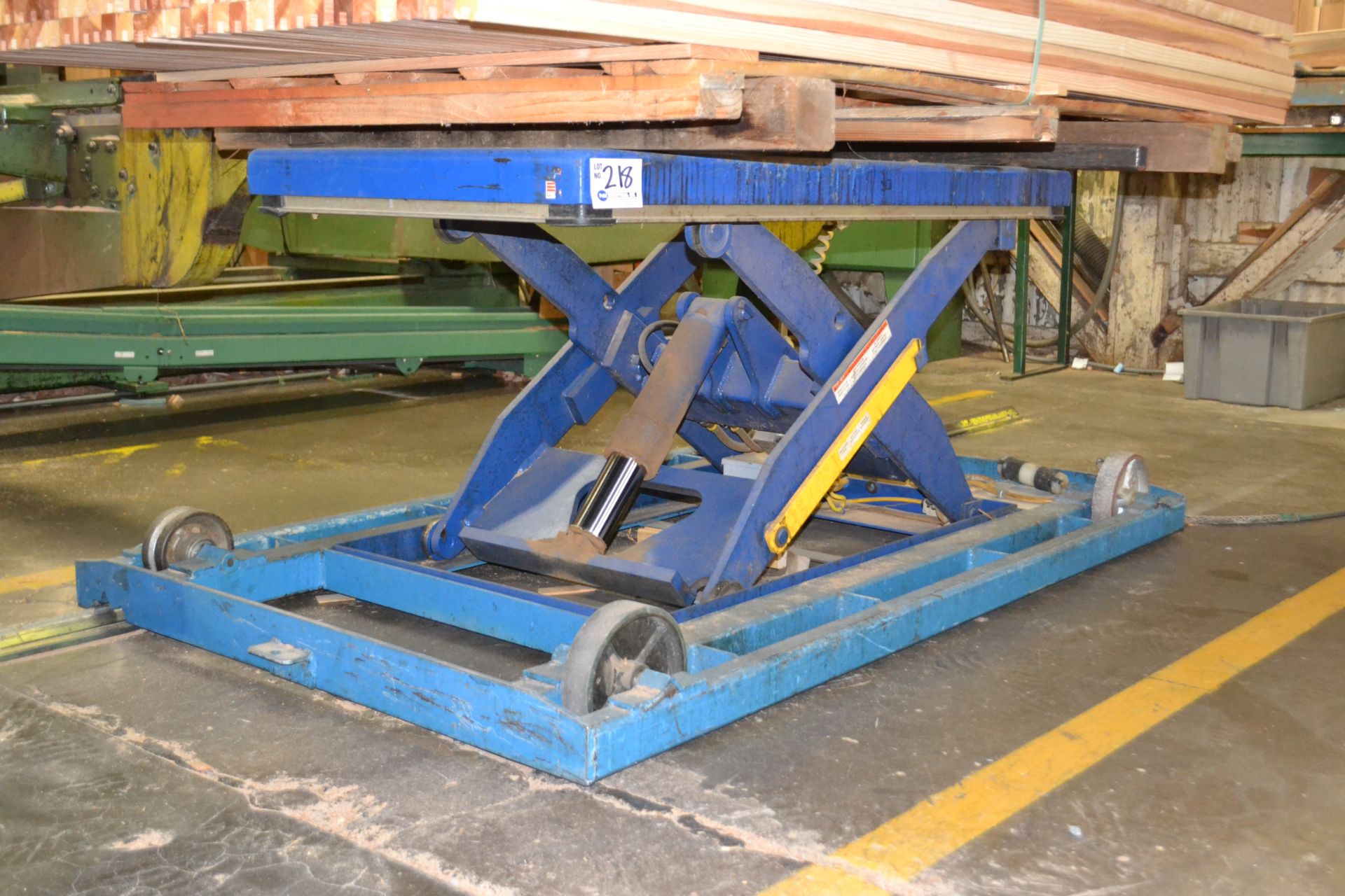 5' x 31" Scissor Lift c/w 20' Track and Load Station (Lumber not included)