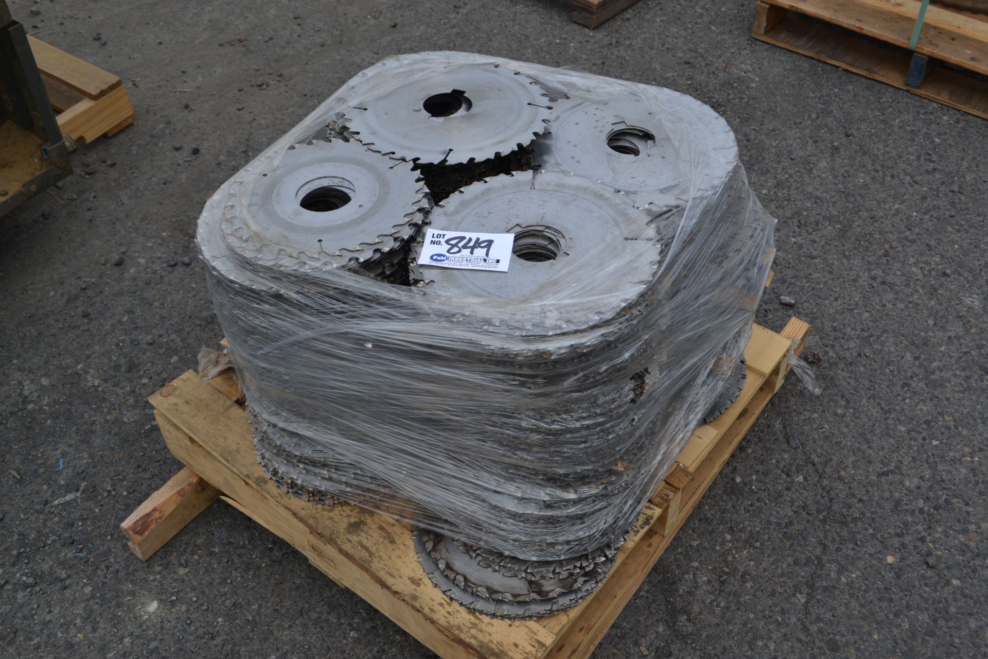 Assorted Circular Saw Blades on Pallet
