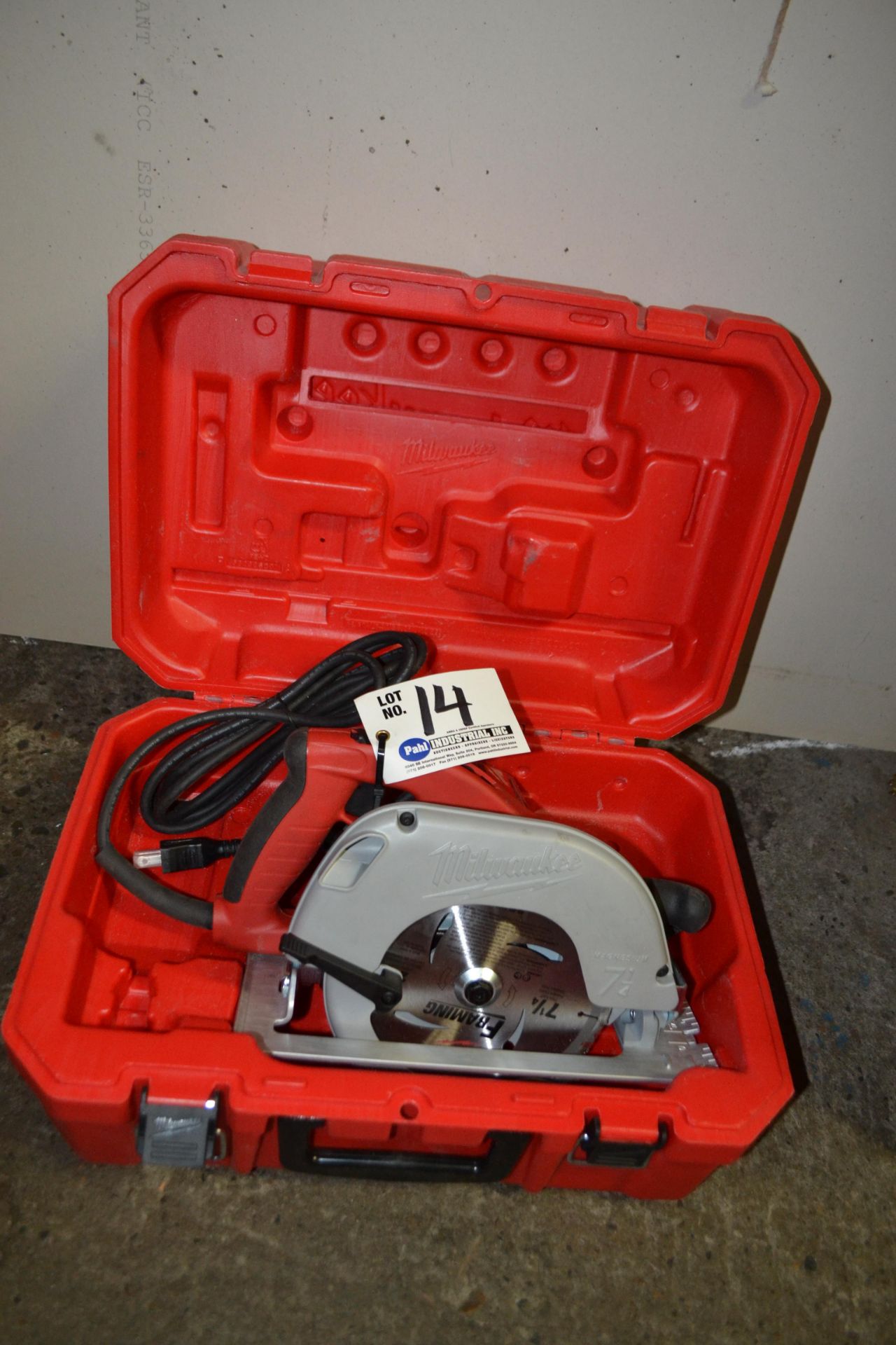 Milwaukie 6390-20 Circular Saw 7 1/4"