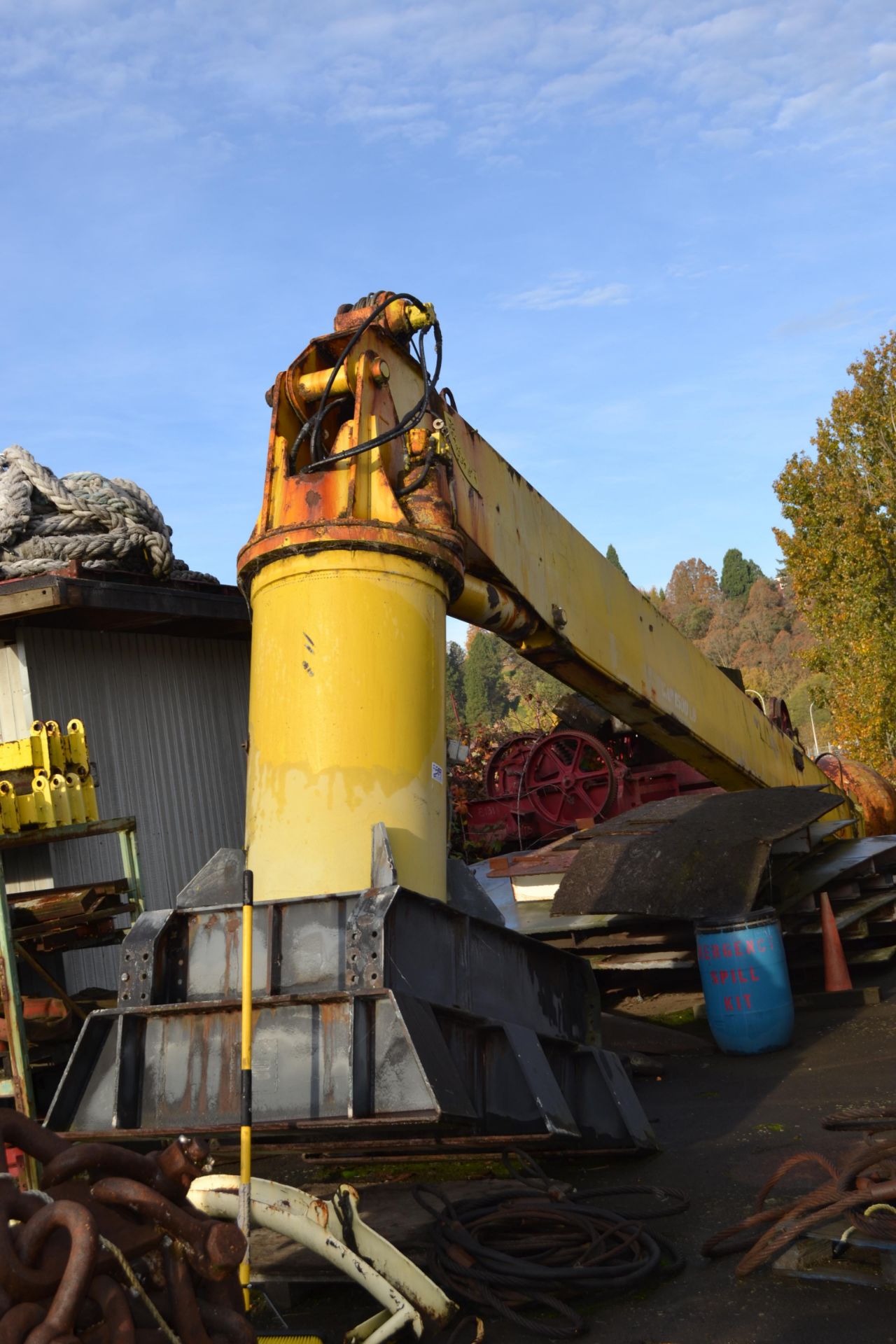 Pedestal Mounted Hydraulic Crane 1,500LB Cap approx 60' Boom