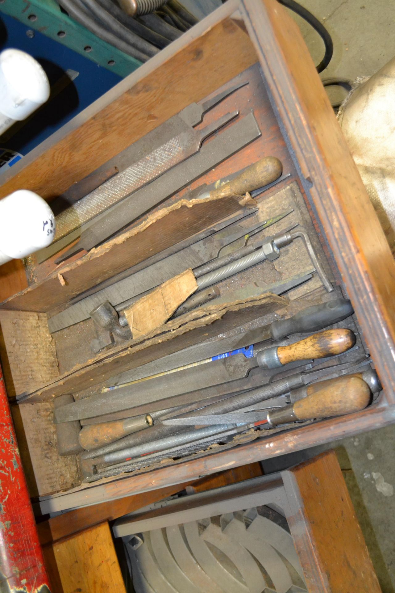 9' x 32" Steel Top work bench with contents in drawers (grinding wheels, files, fittings, gauges) - Image 4 of 4