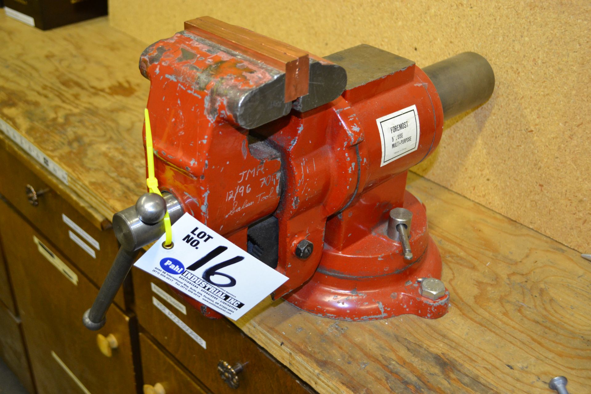 Foremost 5" Swivel Base Table Vise