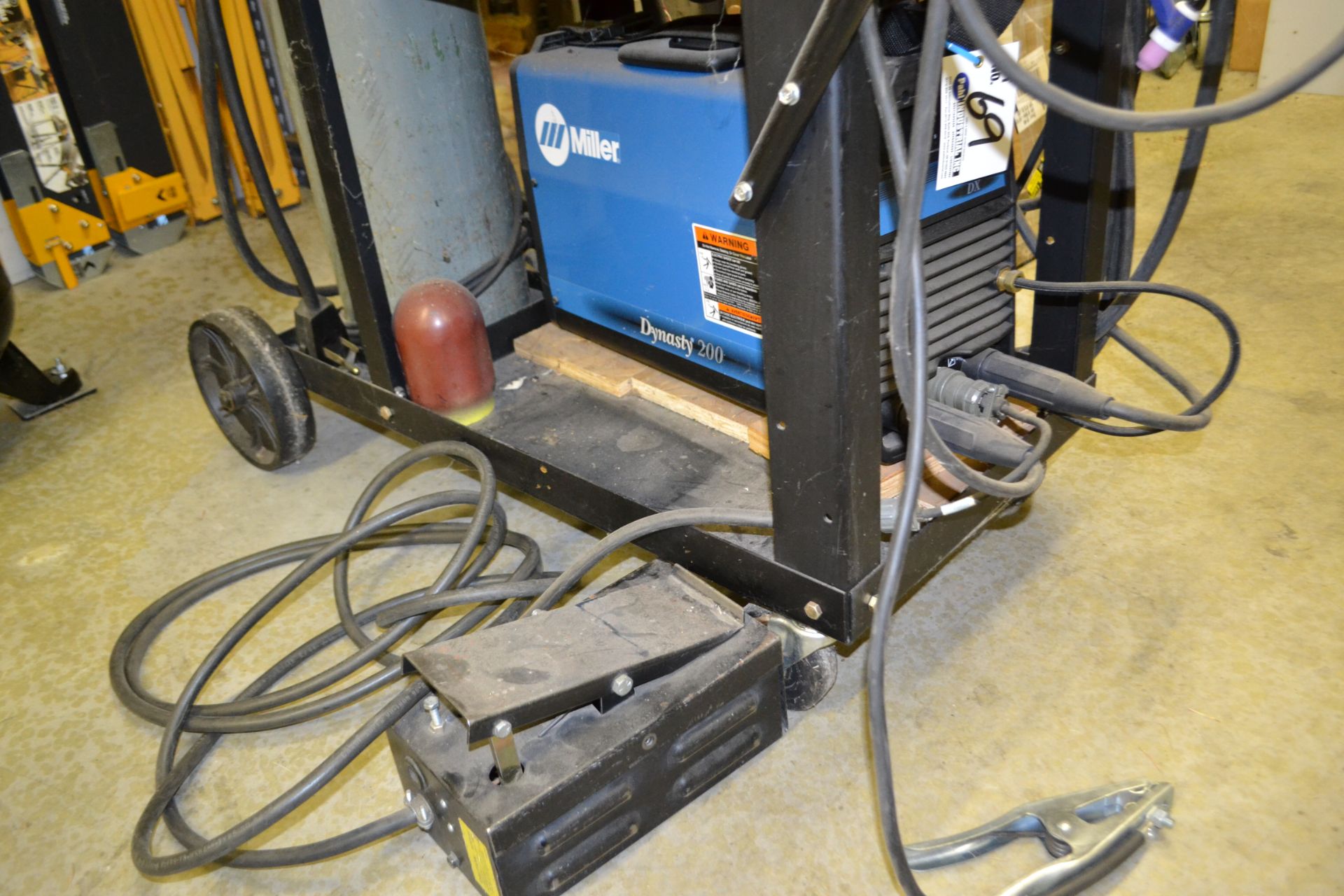 Miller Dynasty 200 TIG Welder c/w Leads and Pedal