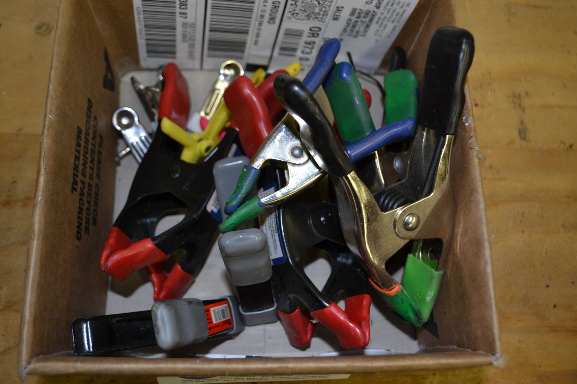 Box of Assorted Rubber Tipped Clamps - Image 2 of 2