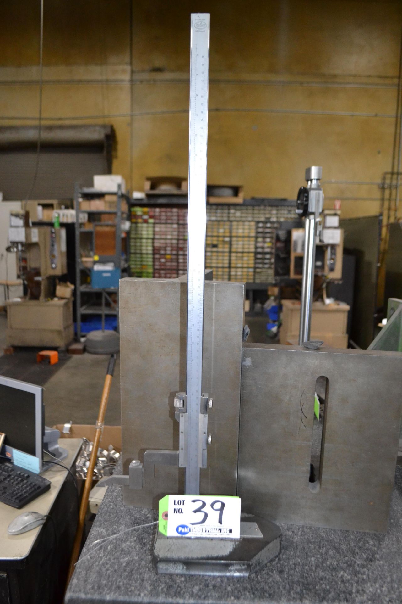 Helios 26"" Vertical Height Gauge