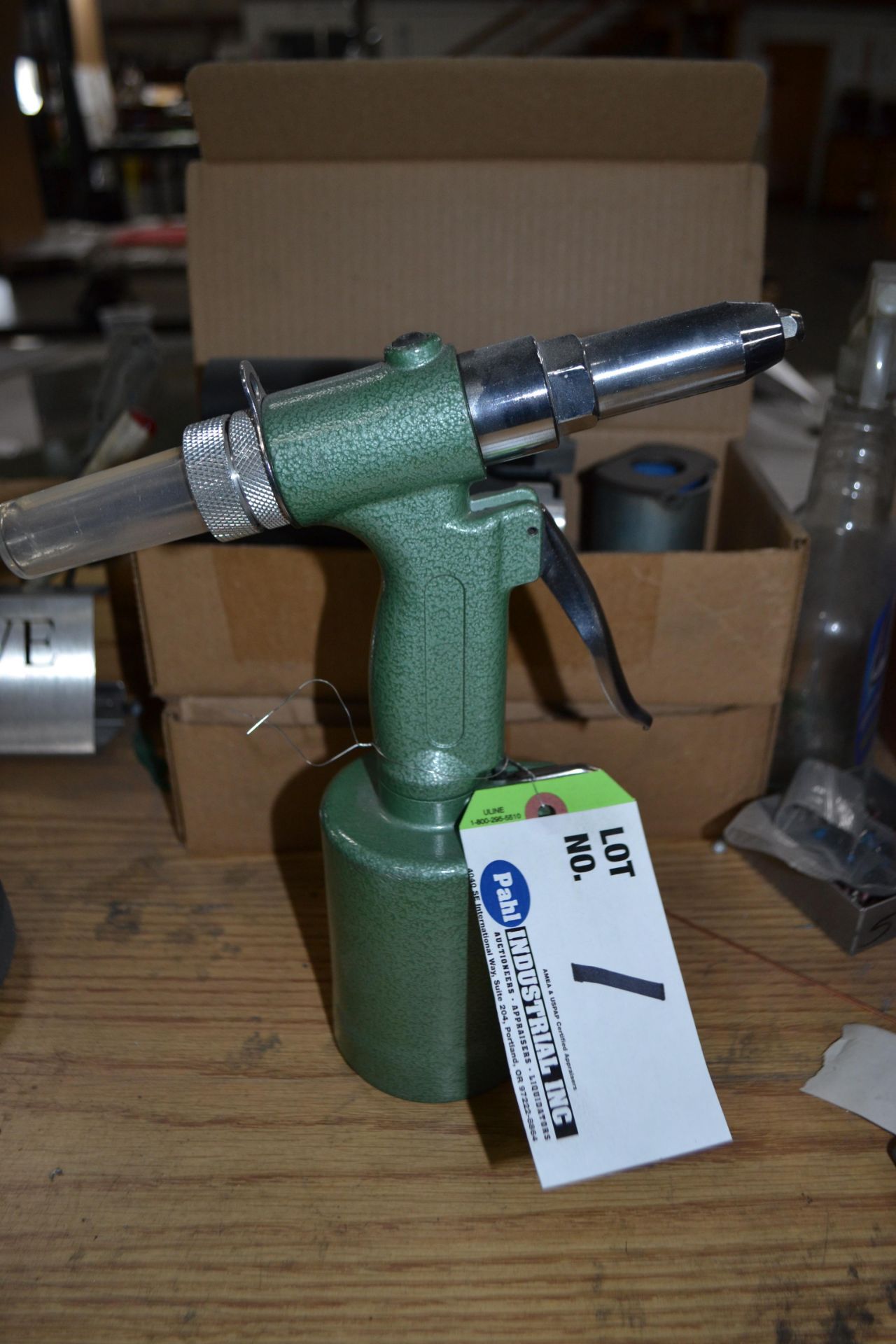 Pop Rivet Gun