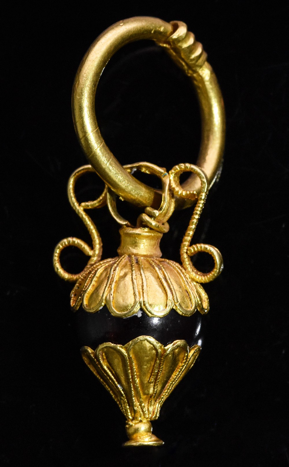 GREEK HELLENISTIC PERIOD GOLD AMPHORA PENDANT - Image 5 of 6