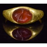 ROMAN GOLD RING WITH CARNELIAN INTAGLIO