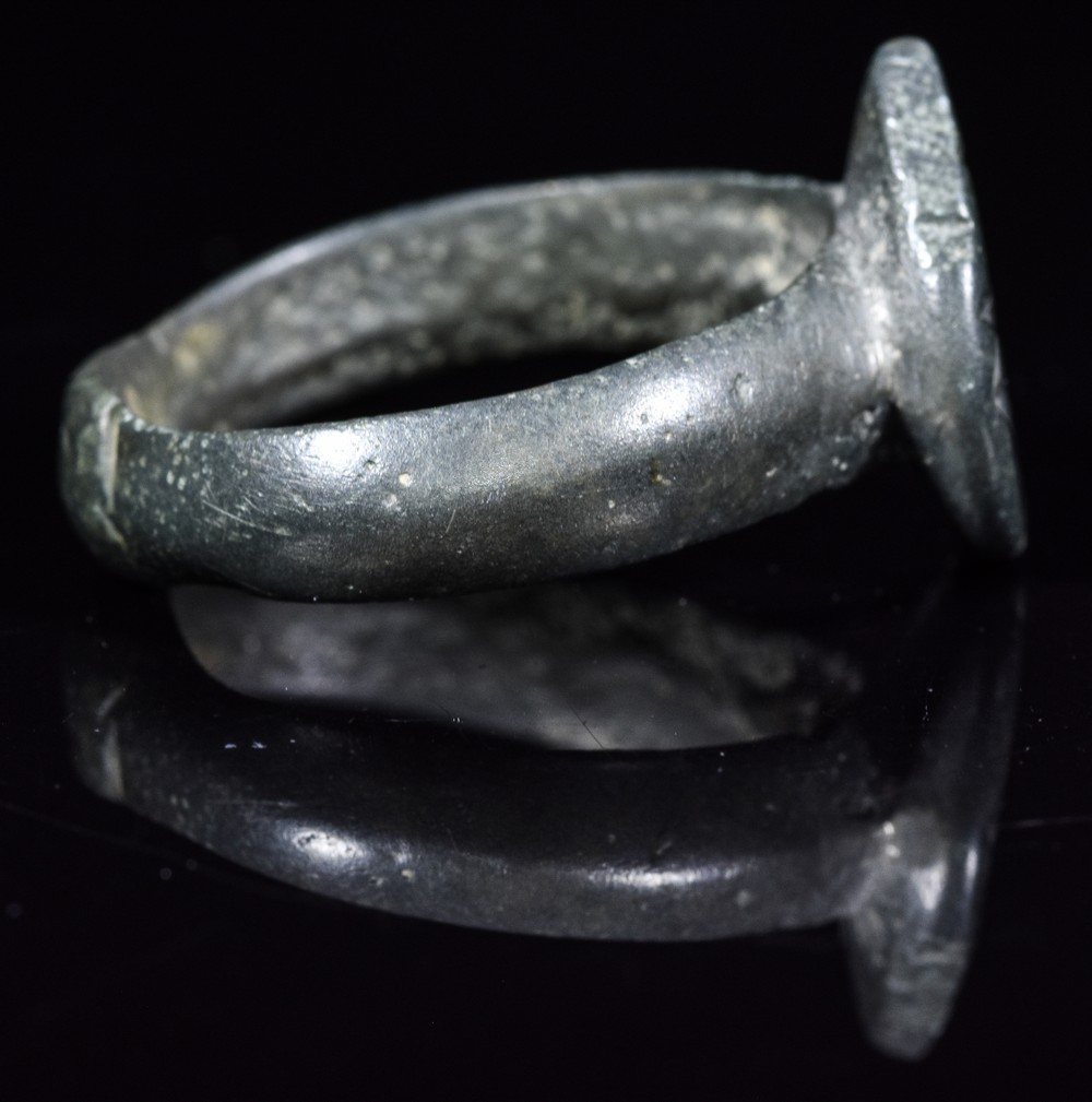 MEDIEVAL TEAR DROP BRONZE RING - Image 3 of 6