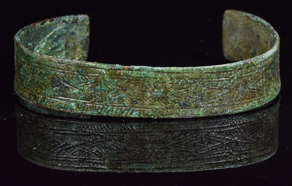 VIKING BRONZE DECORATED BRACELET