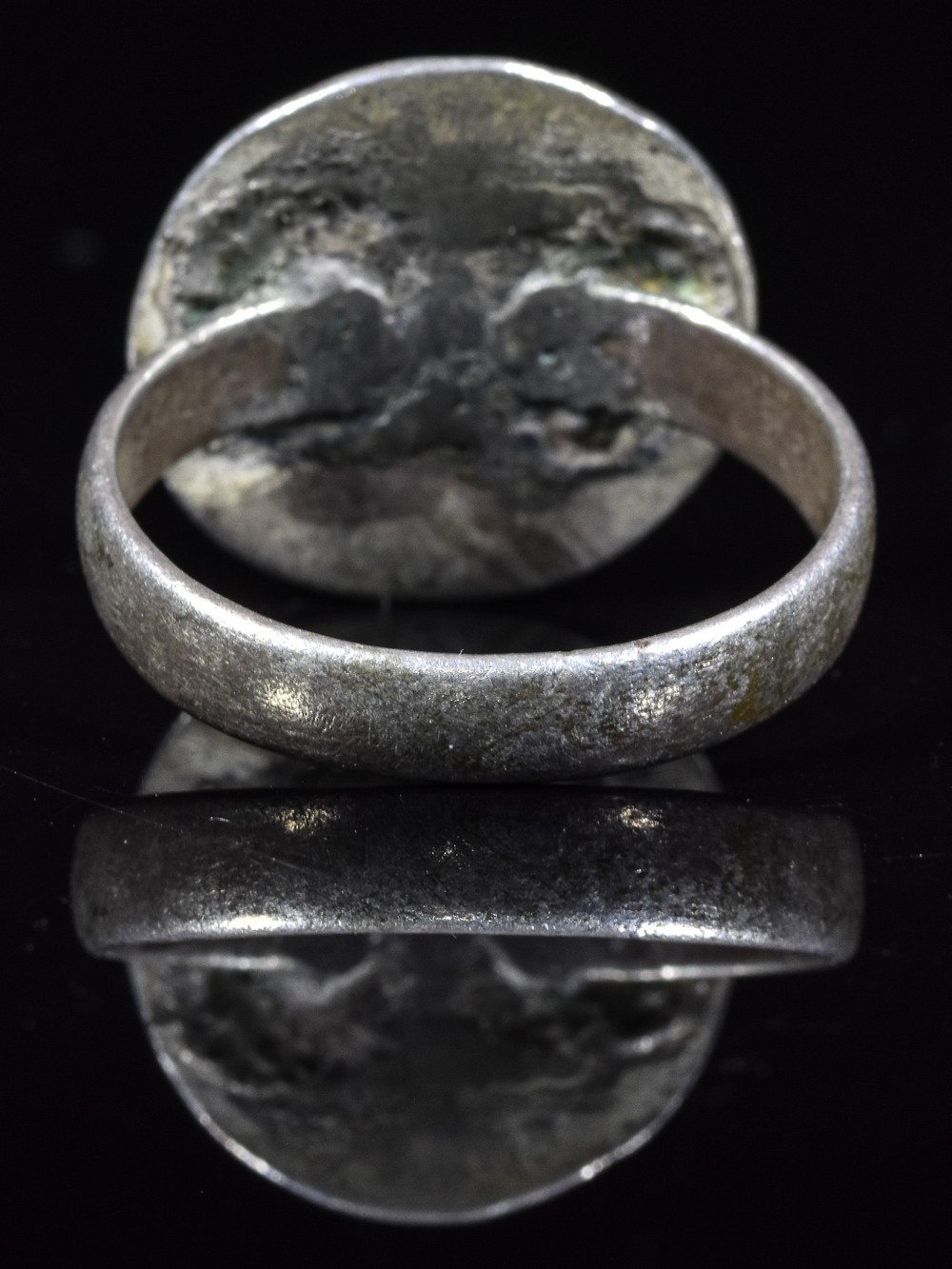 MEDIEVAL FRENCH CRUSADERS SILVER RING WITH INITIALS - Image 5 of 8