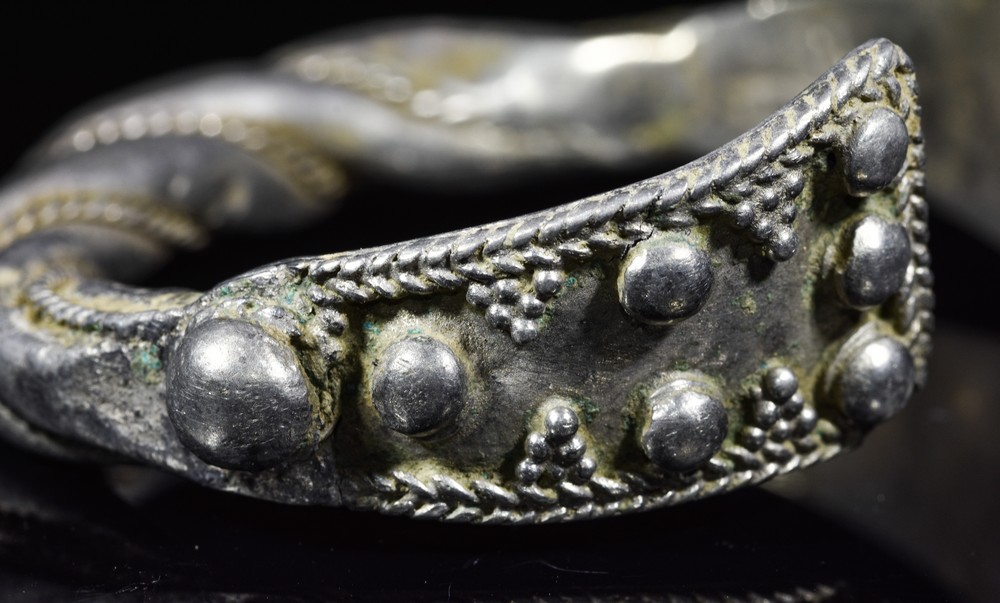 LARGE VIKING SILVER TWISTED BRACELET - Image 6 of 7