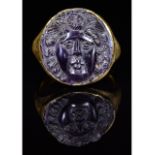 ROMAN AMETHYST CAMEO GOLD RING WITH MEDUSA