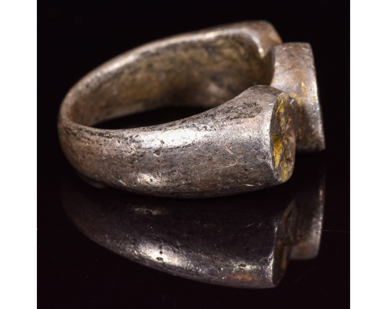 RARE MEDIEVAL SILVER GILT SEAL RING WITH CROSSES - Image 4 of 4