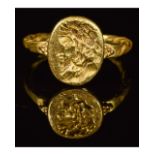 ANCIENT ROMAN GOLD RING WITH PORTRAIT