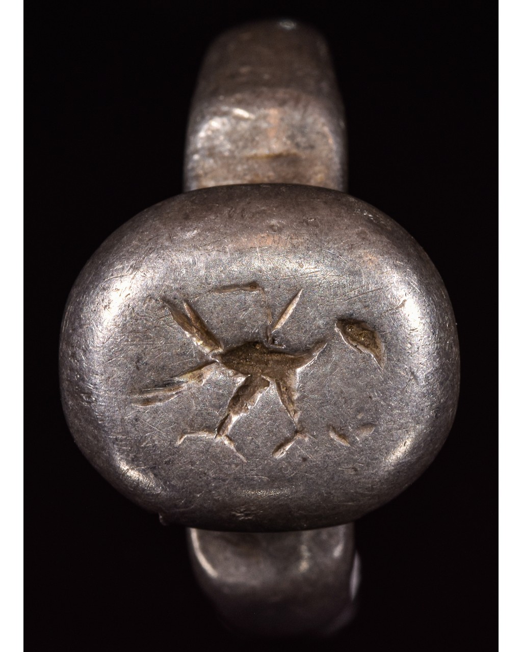 VIKING PERIOD SILVER RING WITH FLYING BIRD - Image 2 of 5