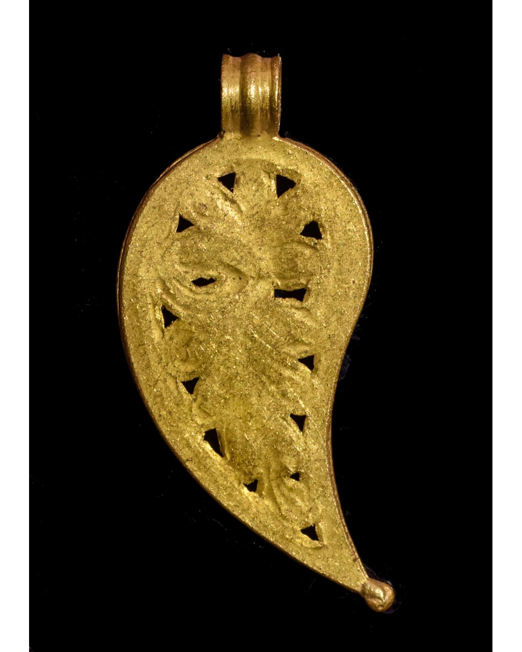 ROMAN LEAF SHAPED FLORAL PENDANT - Image 3 of 3