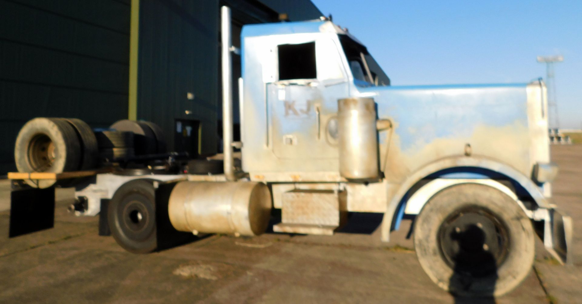 Scaled Down Bespoke Mack Tractor Unit, Deutz 914606 Diesel Engine, Hydraulic Pump & Drivetrain, - Image 15 of 26