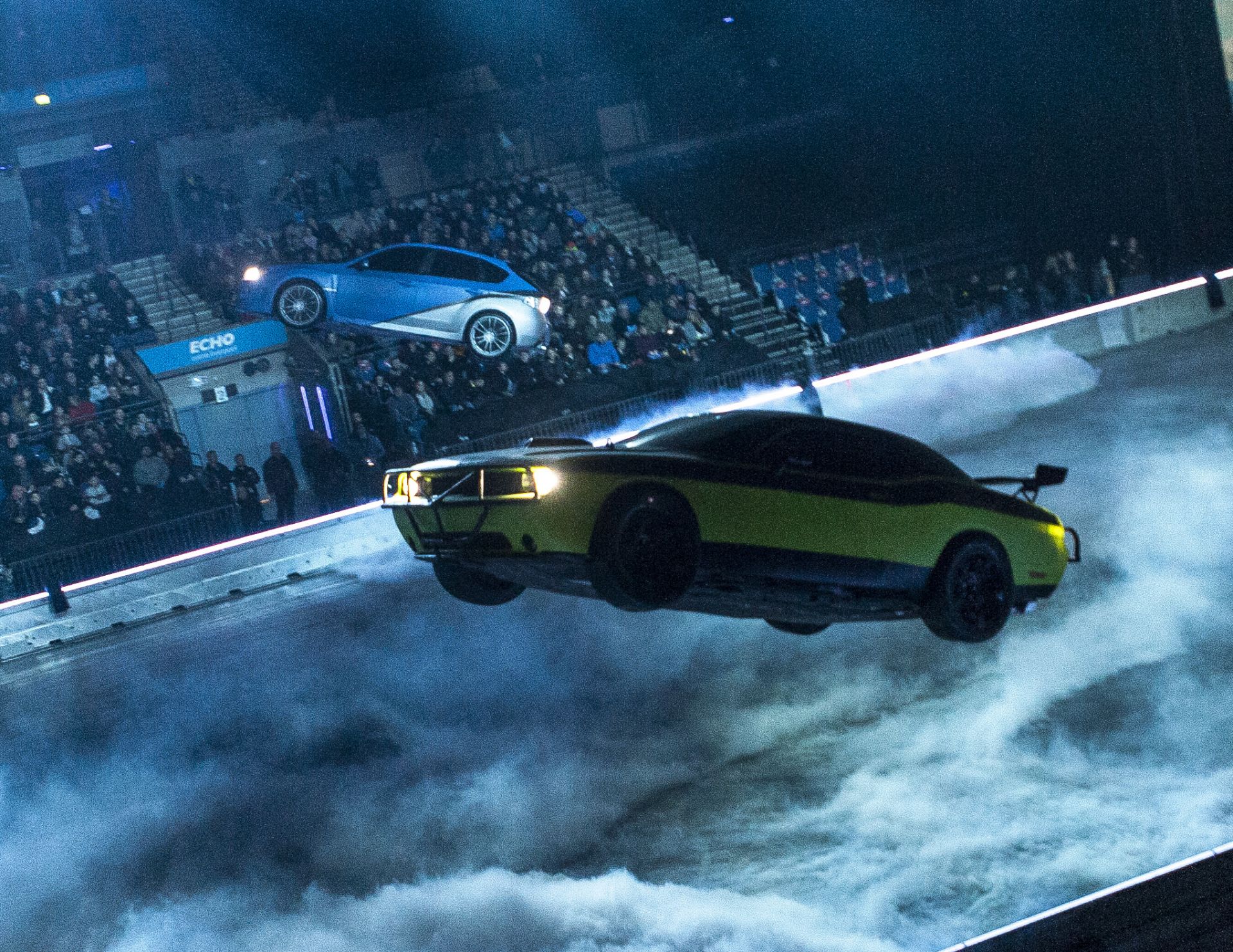 “Gear Factor” Helium Filled Flying Full Size Green/Black Dodge Challenger Model with 4 Electric