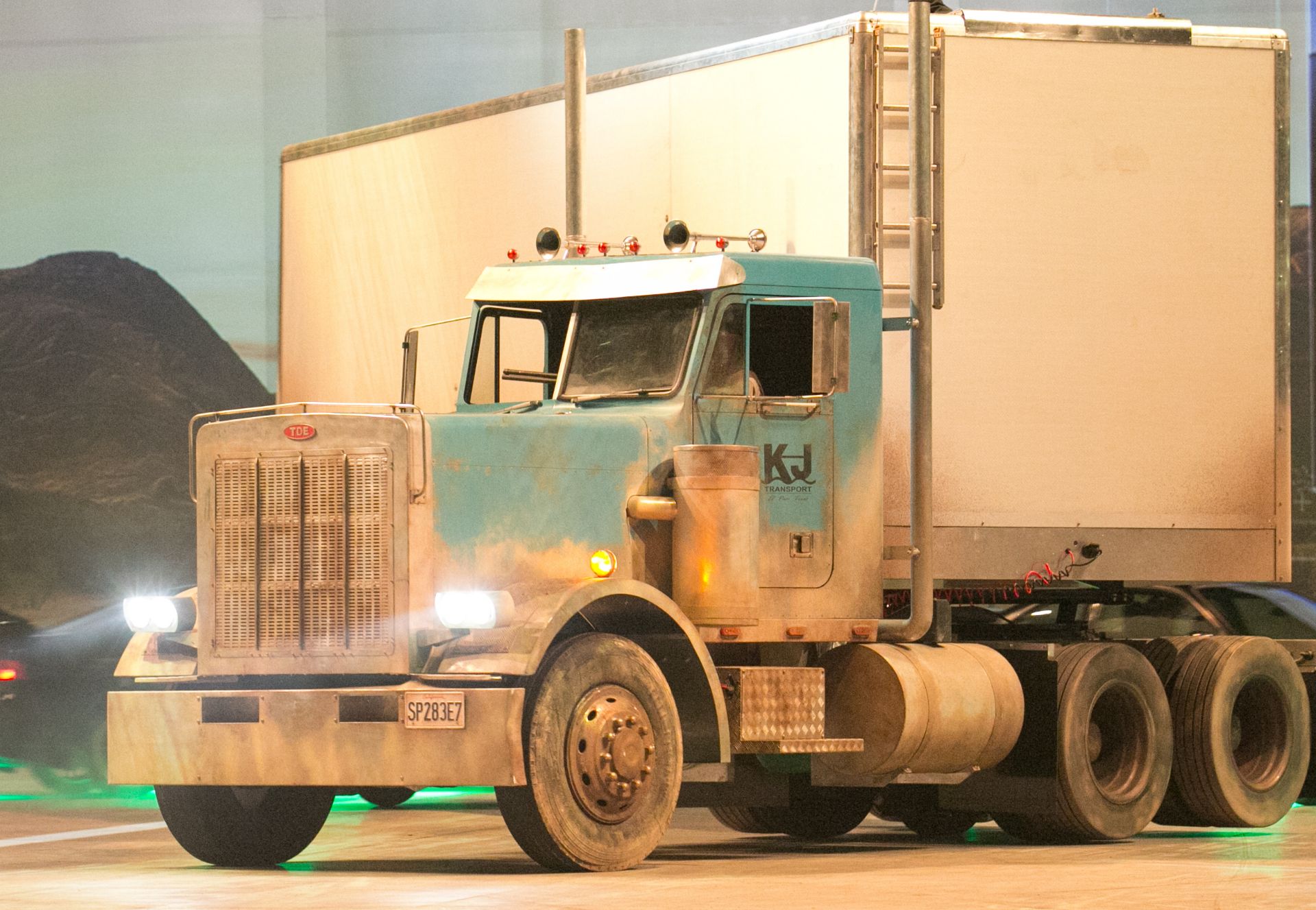 Scaled Down Bespoke Mack Tractor Unit, Deutz 914606 Diesel Engine, Hydraulic Pump & Drivetrain, - Image 4 of 26