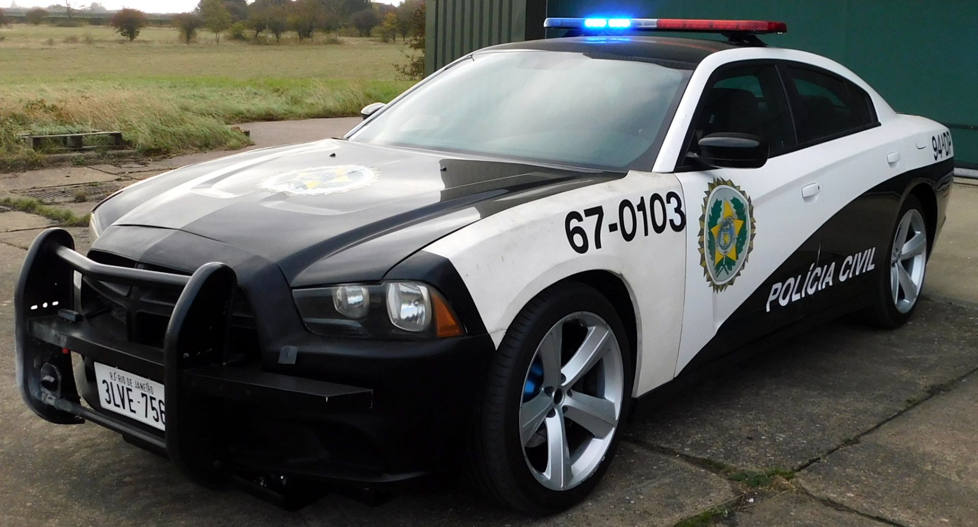 Dodge Charger 4 door saloon (Genuine Ex-Highway Patrol Car), LS3 V8 6.2 Litre Engine, Quaife - Image 15 of 21