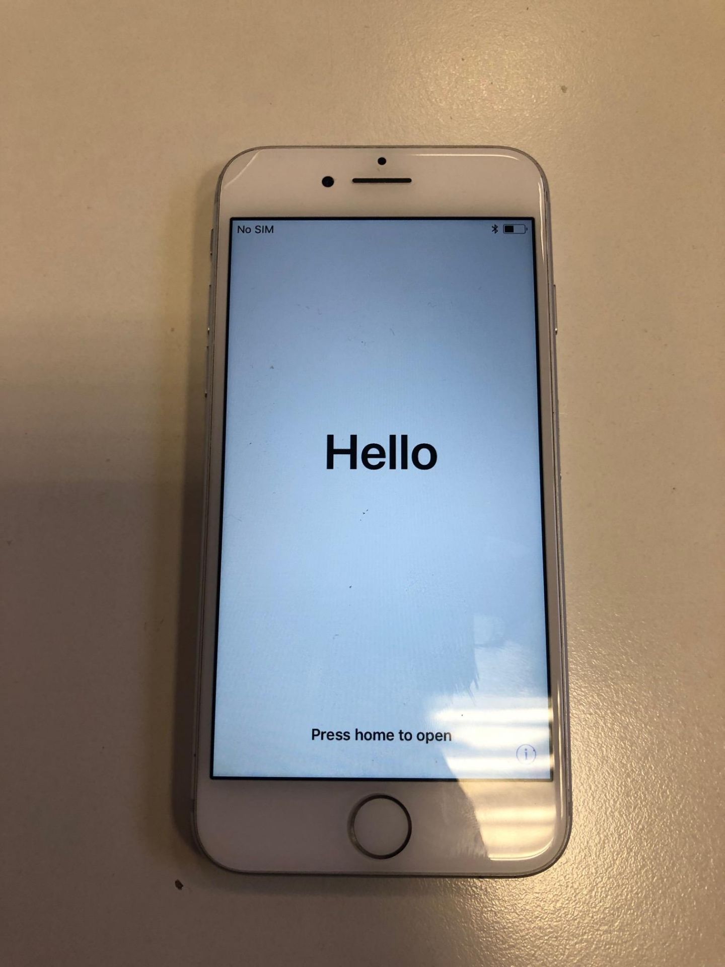 Apple iPhone 7, 128gb, A1778, s/n G27VC0GPHG7L (minor crack in corner of screen) (Located