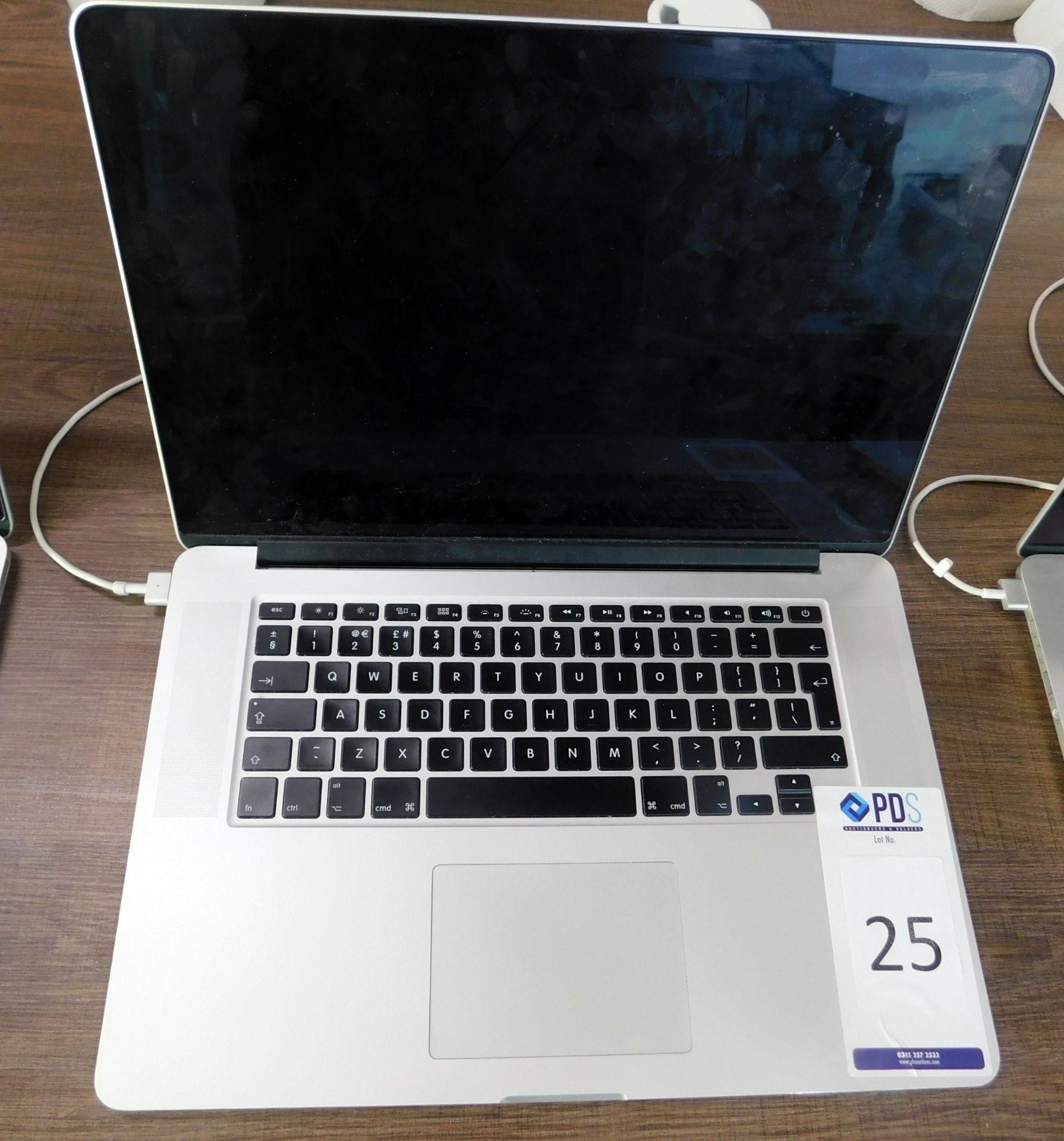 Apple MacBook Pro i7 15in, 2.2ghz Processor, 16gb RAM, 256gb SSD, A1398, s/n C02NG109G3QN with