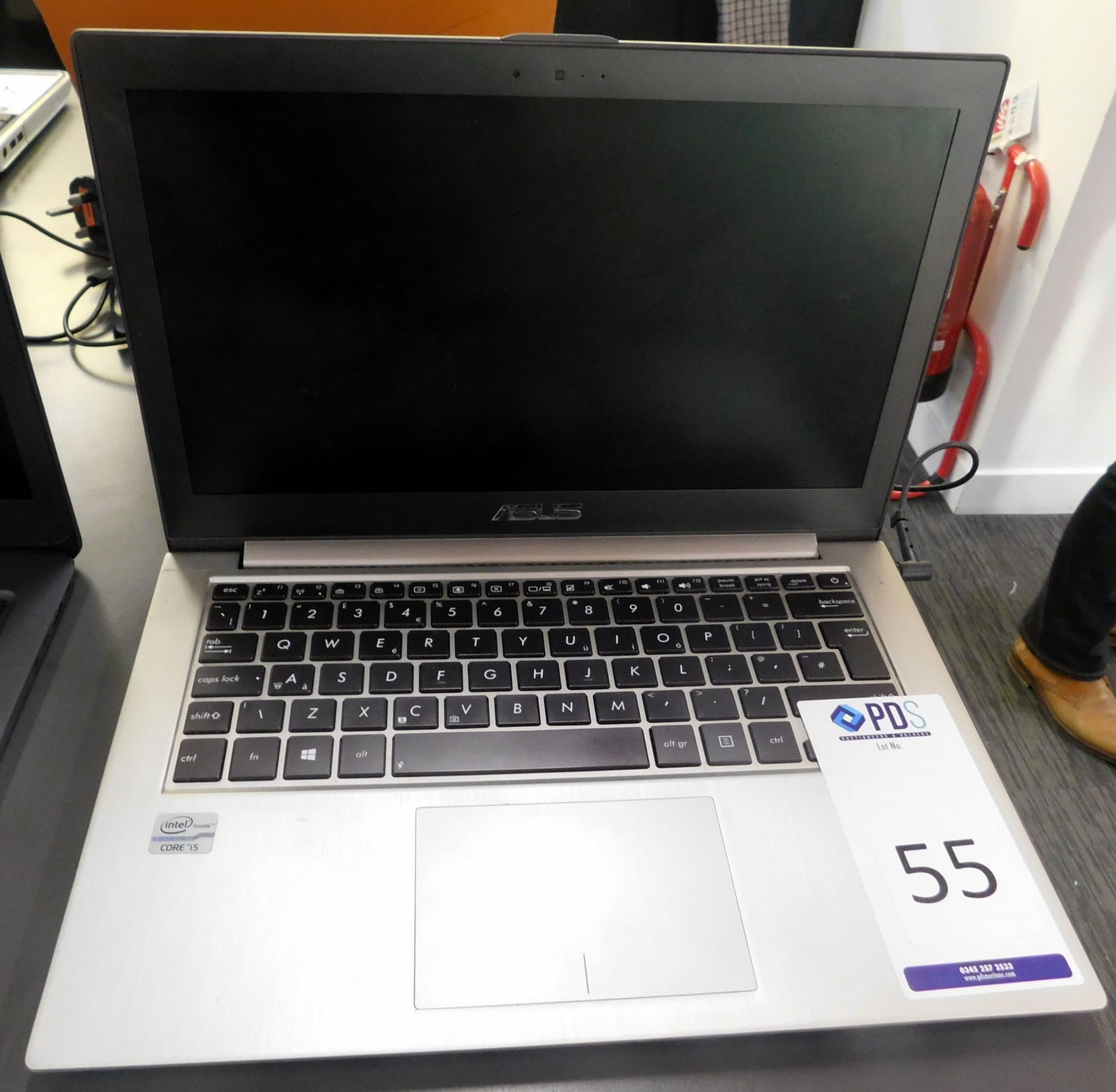 Asus UX32A i5 Notebook with Charger