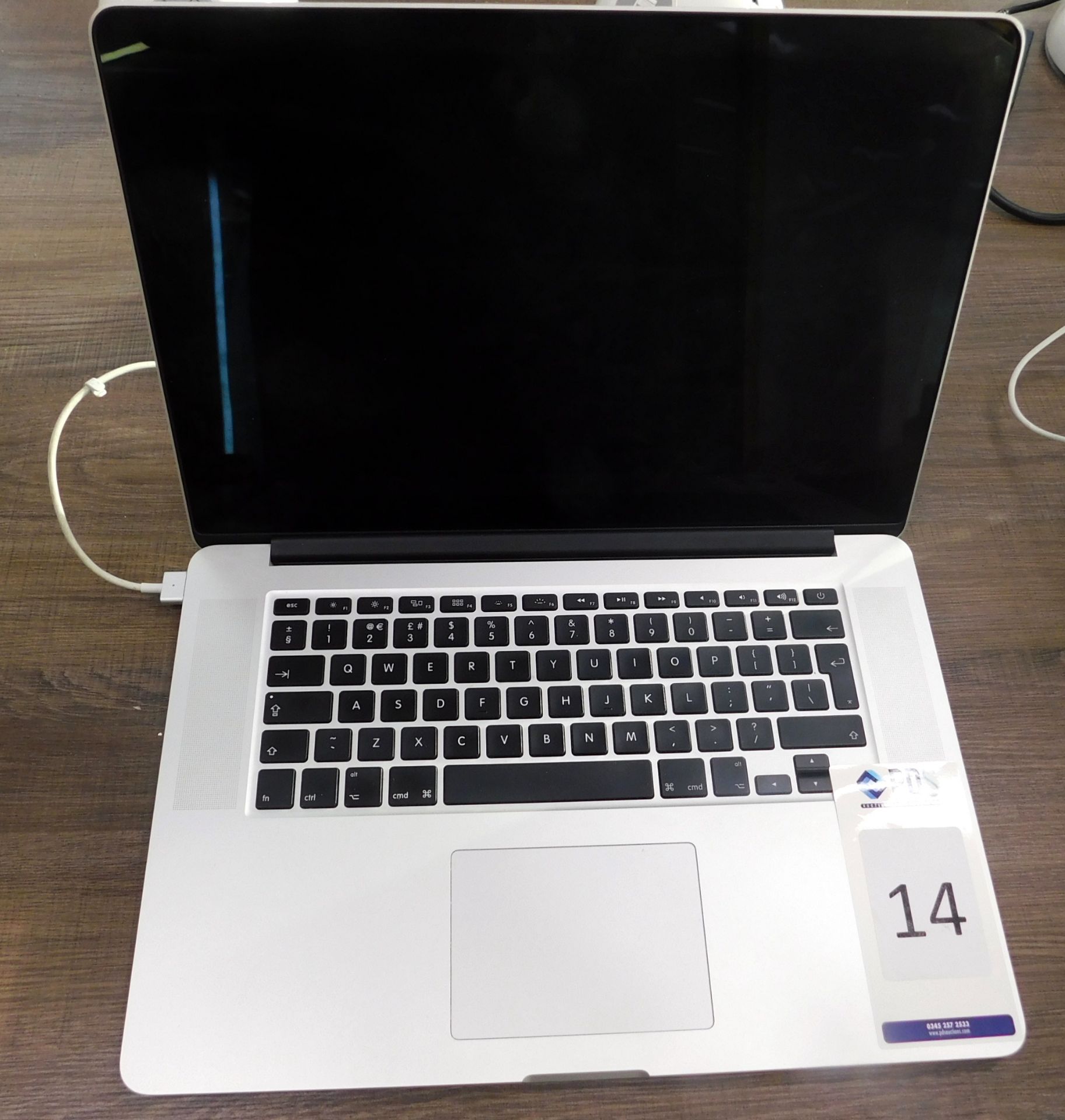 Apple MacBook Pro i7 15in, 2.2ghz Processor, 16gb RAM, 256gb SSD, A1398 s/n C02PNWU5G8WN with