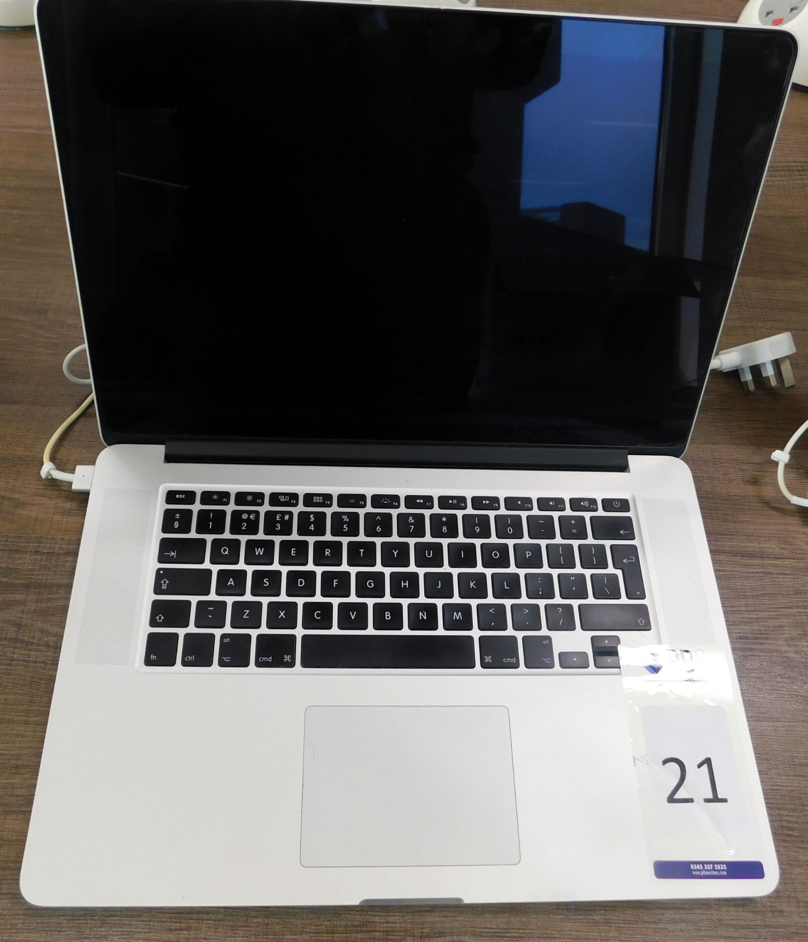 Apple MacBook Pro i7 15in, 2.2ghz Processor, 16gb RAM, 256gb SSD, A1398 s/n C02NDAJYG3QC with