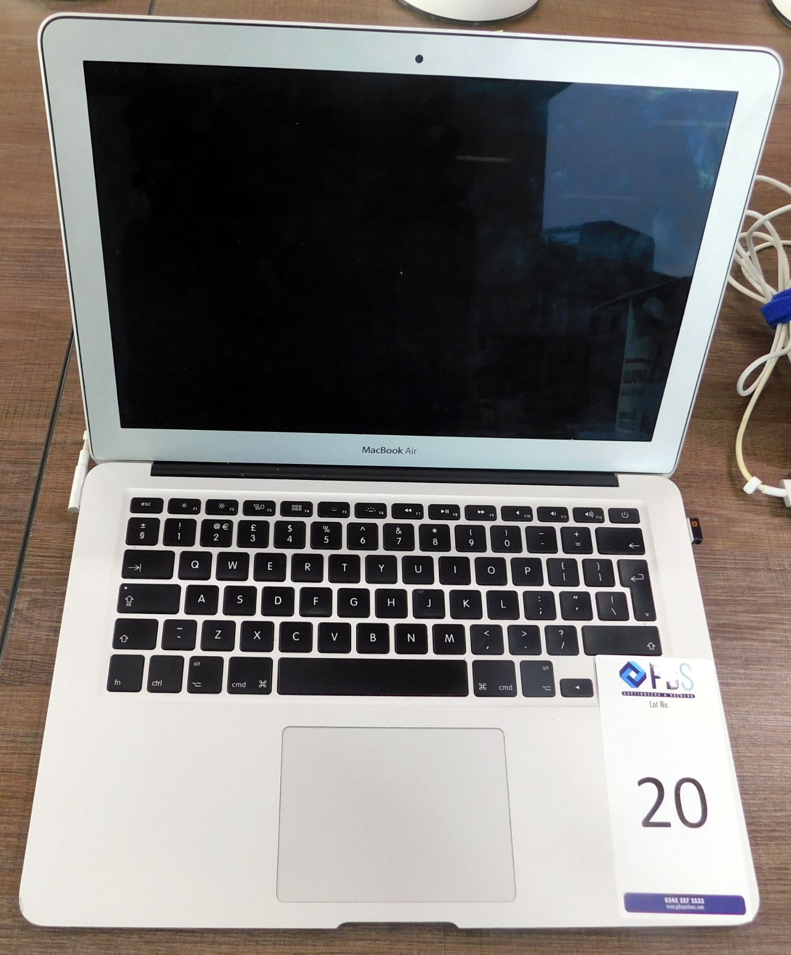 Apple MacBook Air s/n C02G3LS7DJWT with Charger