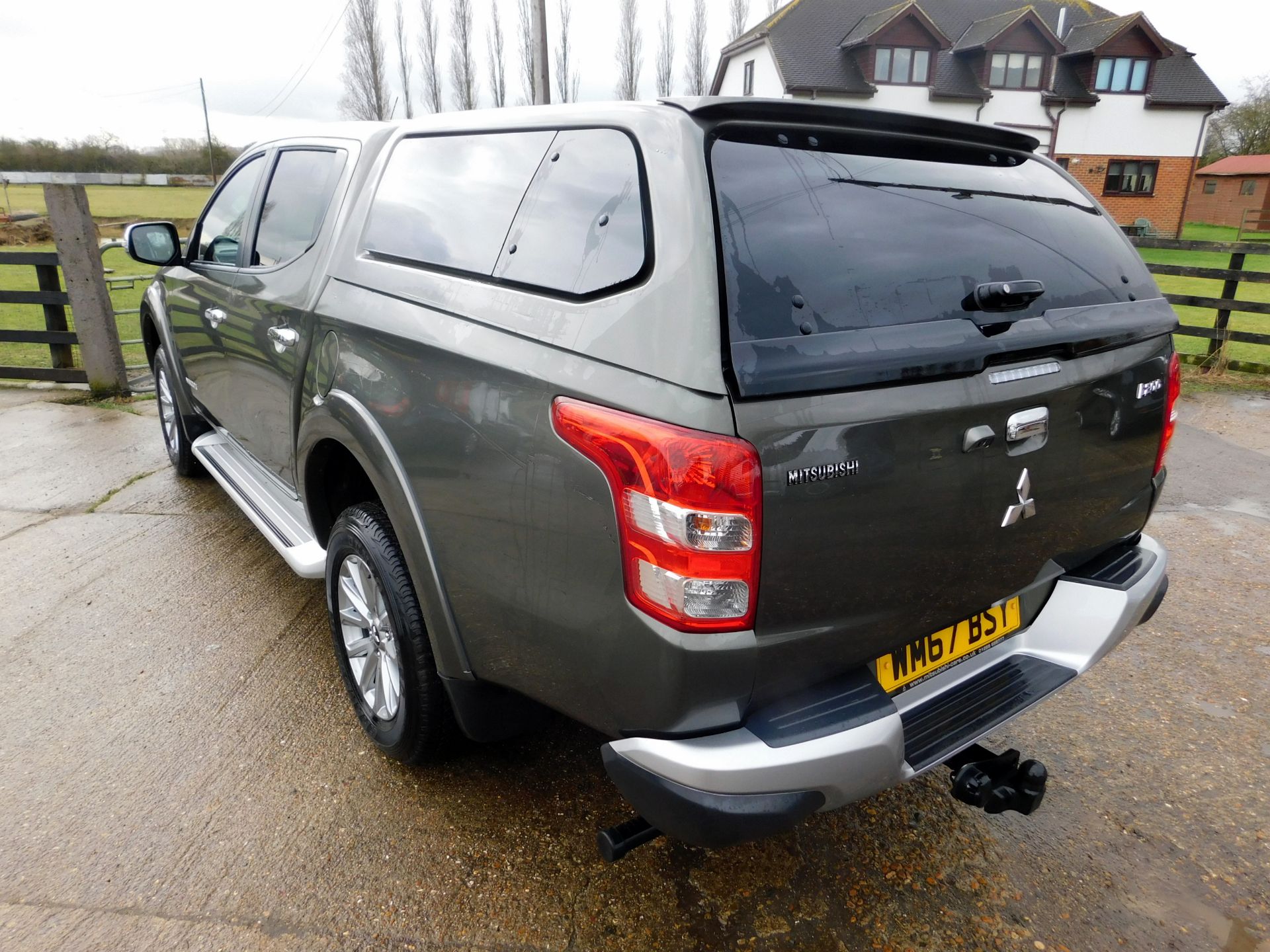 Mitsubishi L200 Warrior DI-D Auto Pick-up, WM67 BSY, First Registered 18/12/17, 3,688 Miles, V5 ( - Image 3 of 8