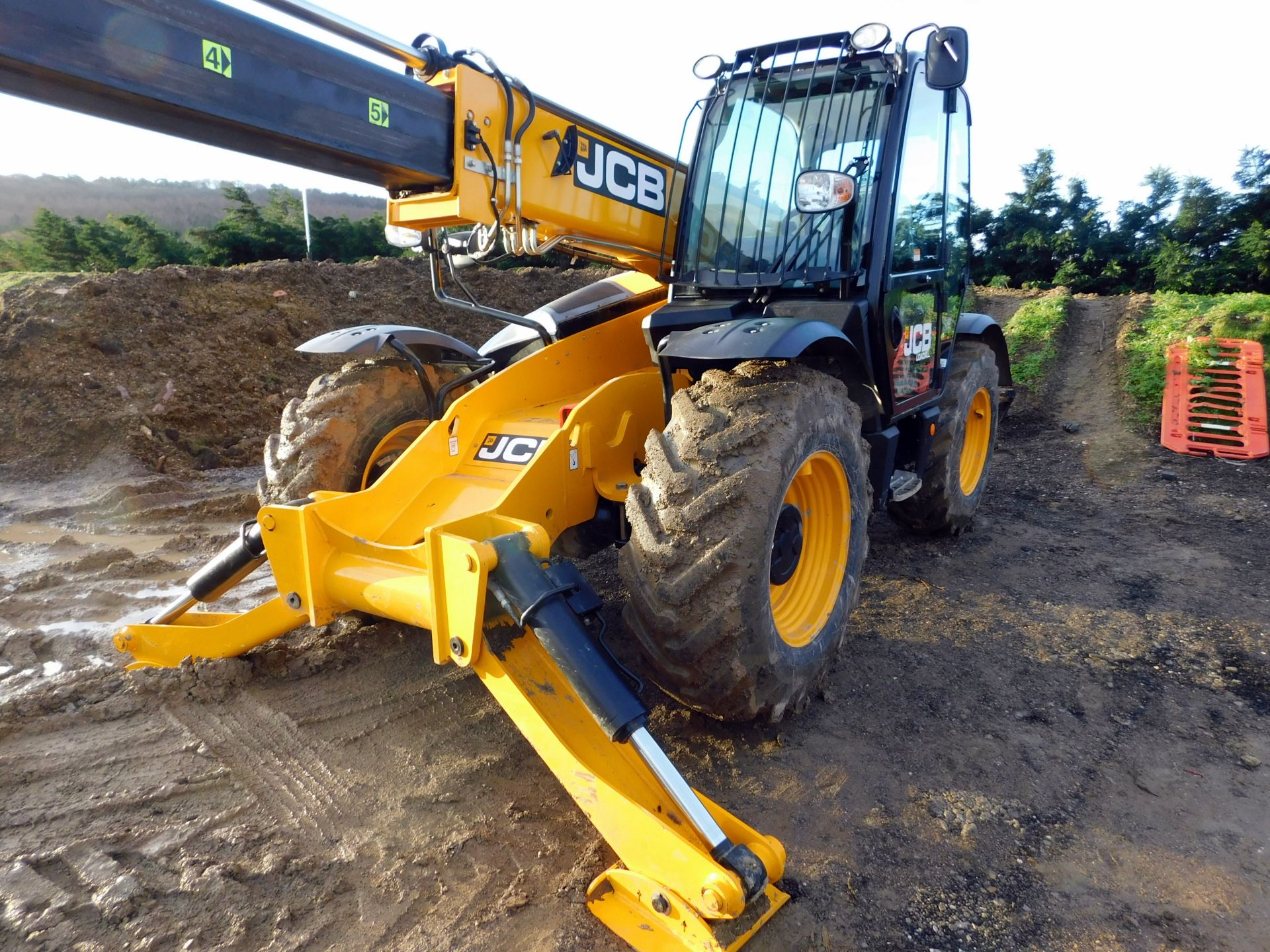 JCB 533-105 Telehandler, FM18 MKN, first registered 13/8/18, s/n JCB5AH7GPJ2728772, c/w Forks & Q- - Image 11 of 24