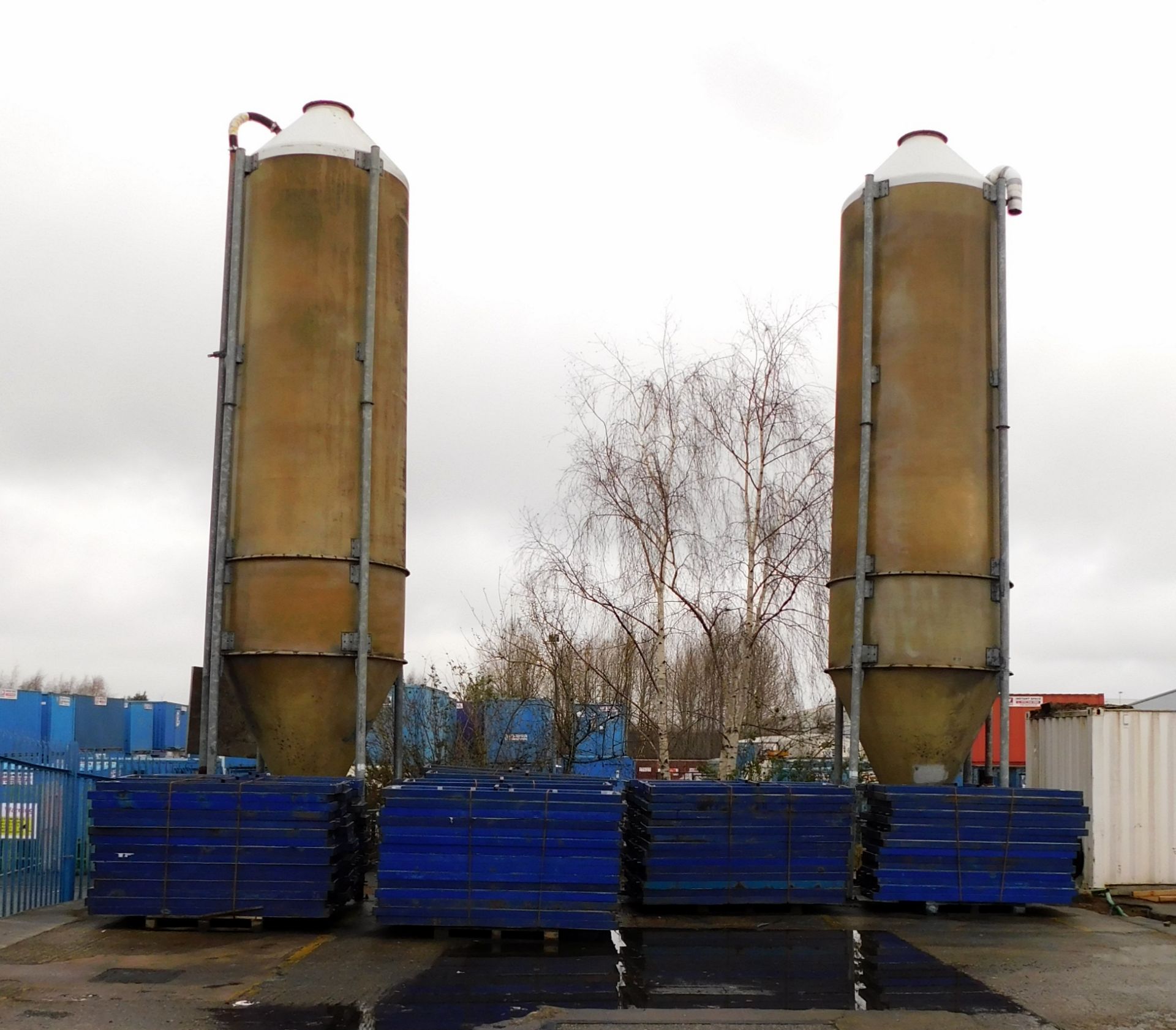 2 GRP Type Silos – Approx 36ft x 6ft (Located Knowsley – Viewing Strictly by Appointment) (Buyer to - Bild 2 aus 15