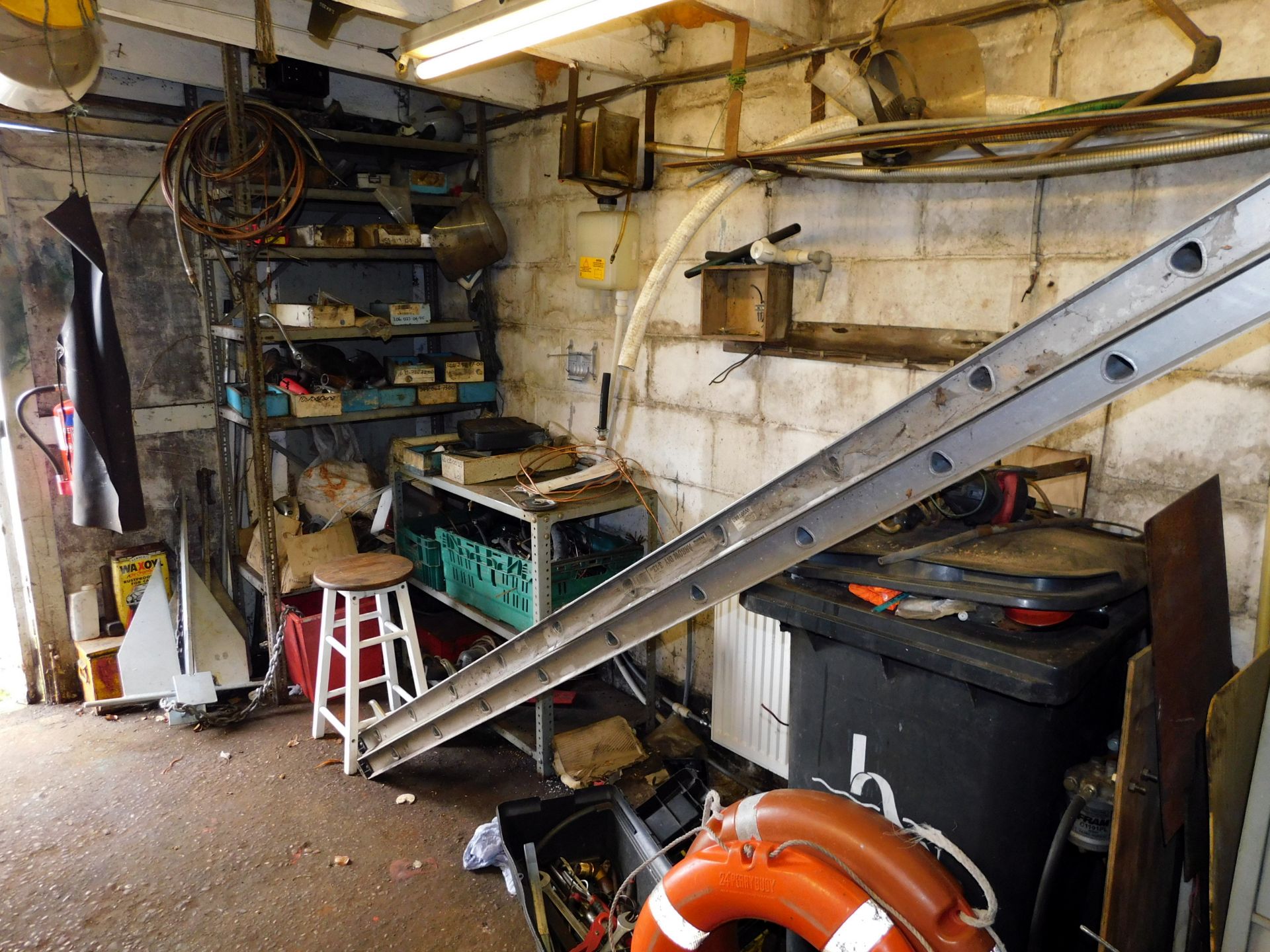 Remaining Contents of Room to Include, Engineers Vice, Grinder, Aluminium Ladders, Engine Parts & - Image 6 of 6