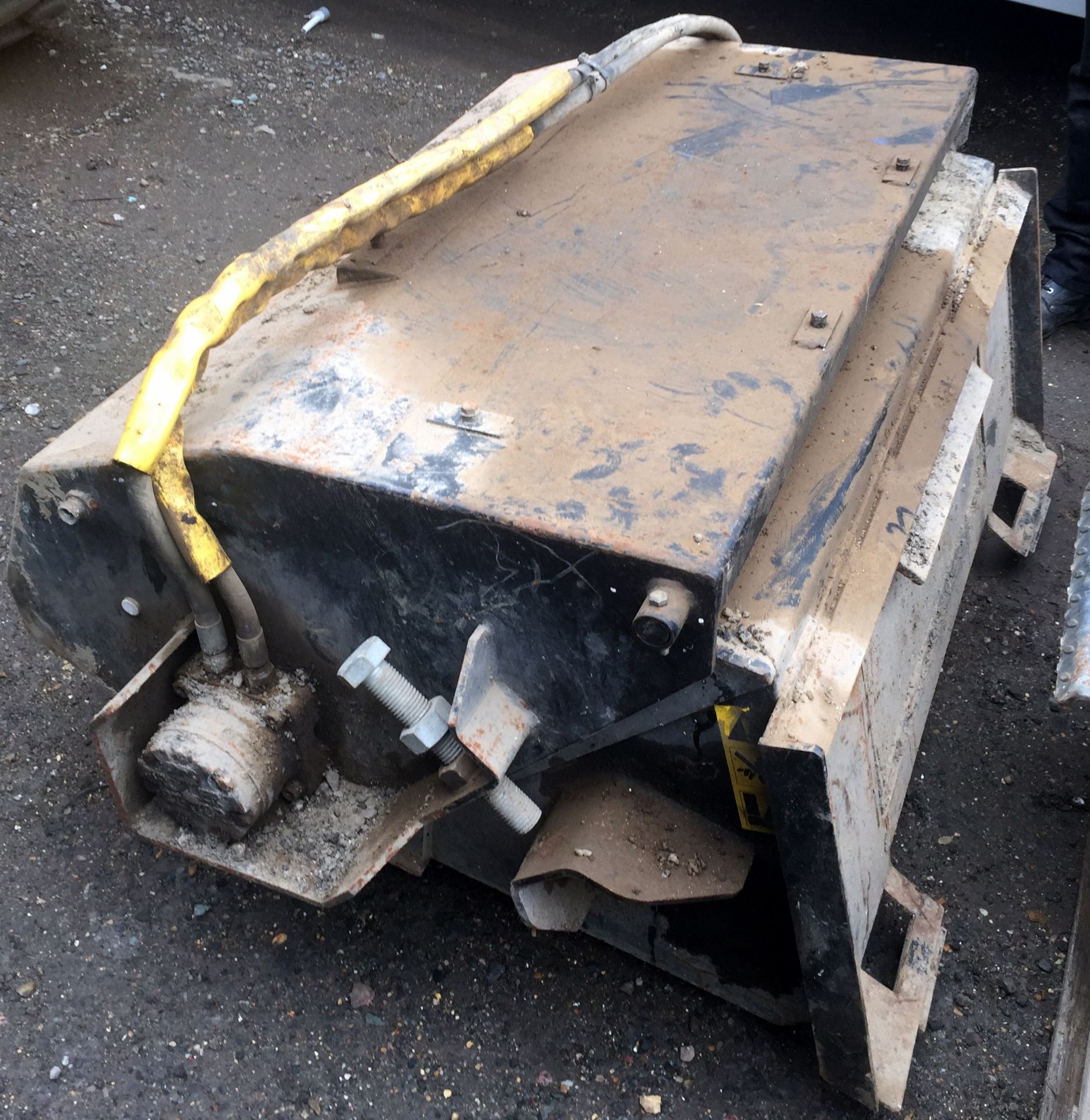 1080mm Broom Bucket Attachment, Serial Number 69983 (2010) (Located Upminster – RM14 3TJ)