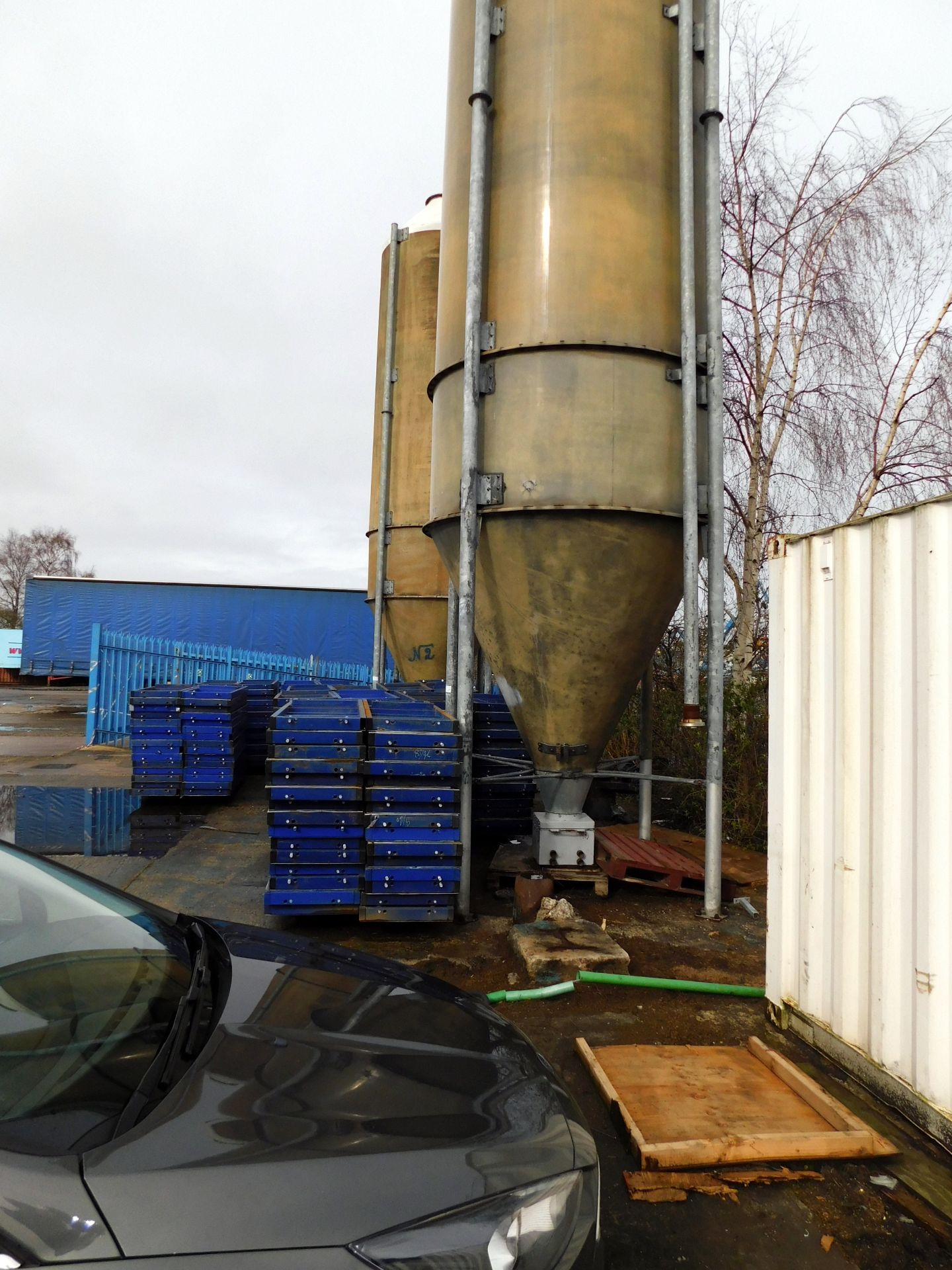 2 GRP Type Silos – Approx 36ft x 6ft (Located Knowsley – Viewing Strictly by Appointment) (Buyer to - Bild 11 aus 15
