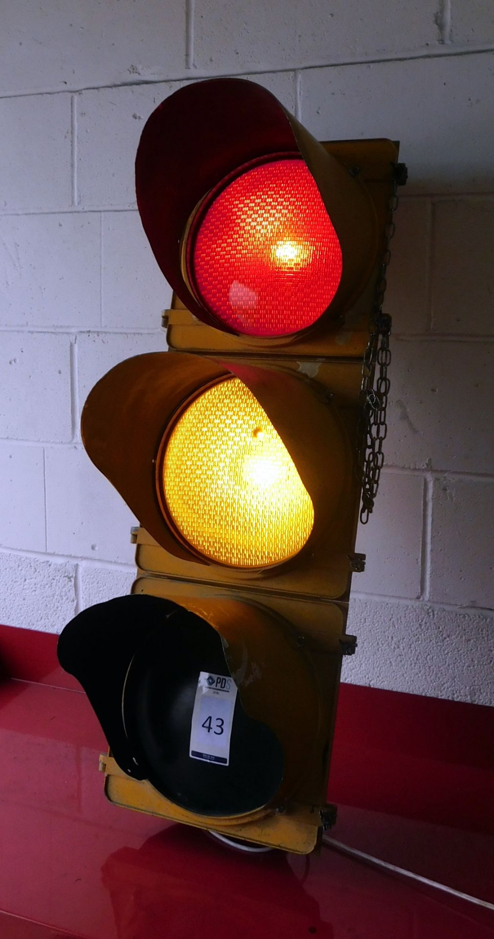 Vintage Yellow ‘New York’ Traffic Light - Image 2 of 2