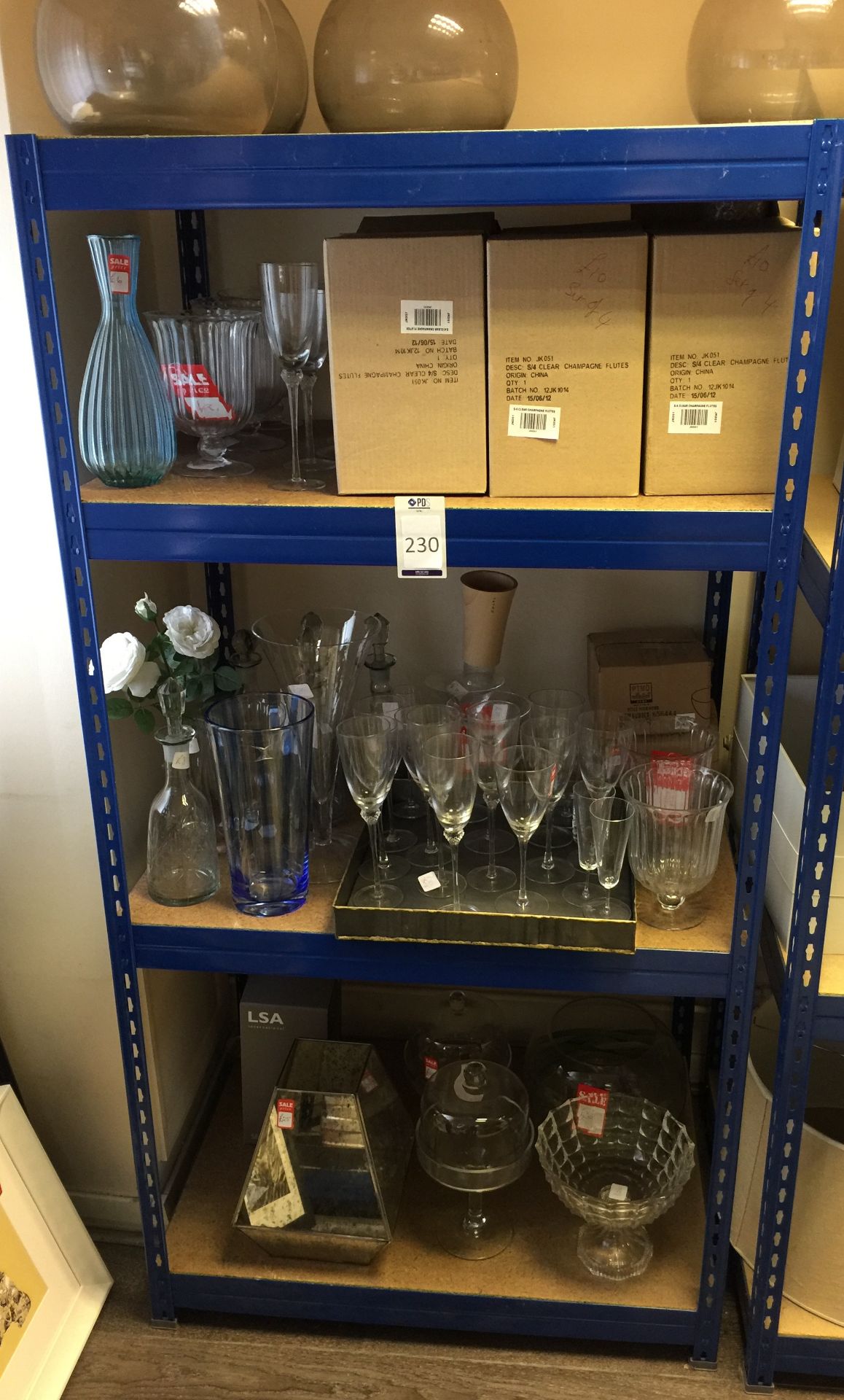 Light Weight Racking Bay To Include Various Glassware