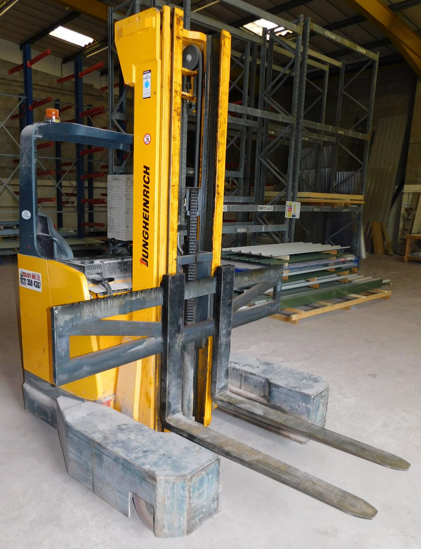 Jungheinrich ETV-Q20 Reach Truck, 210cm Carriage Plate, S/N; 82165901, 1382 Hours with Charger ( - Image 3 of 12