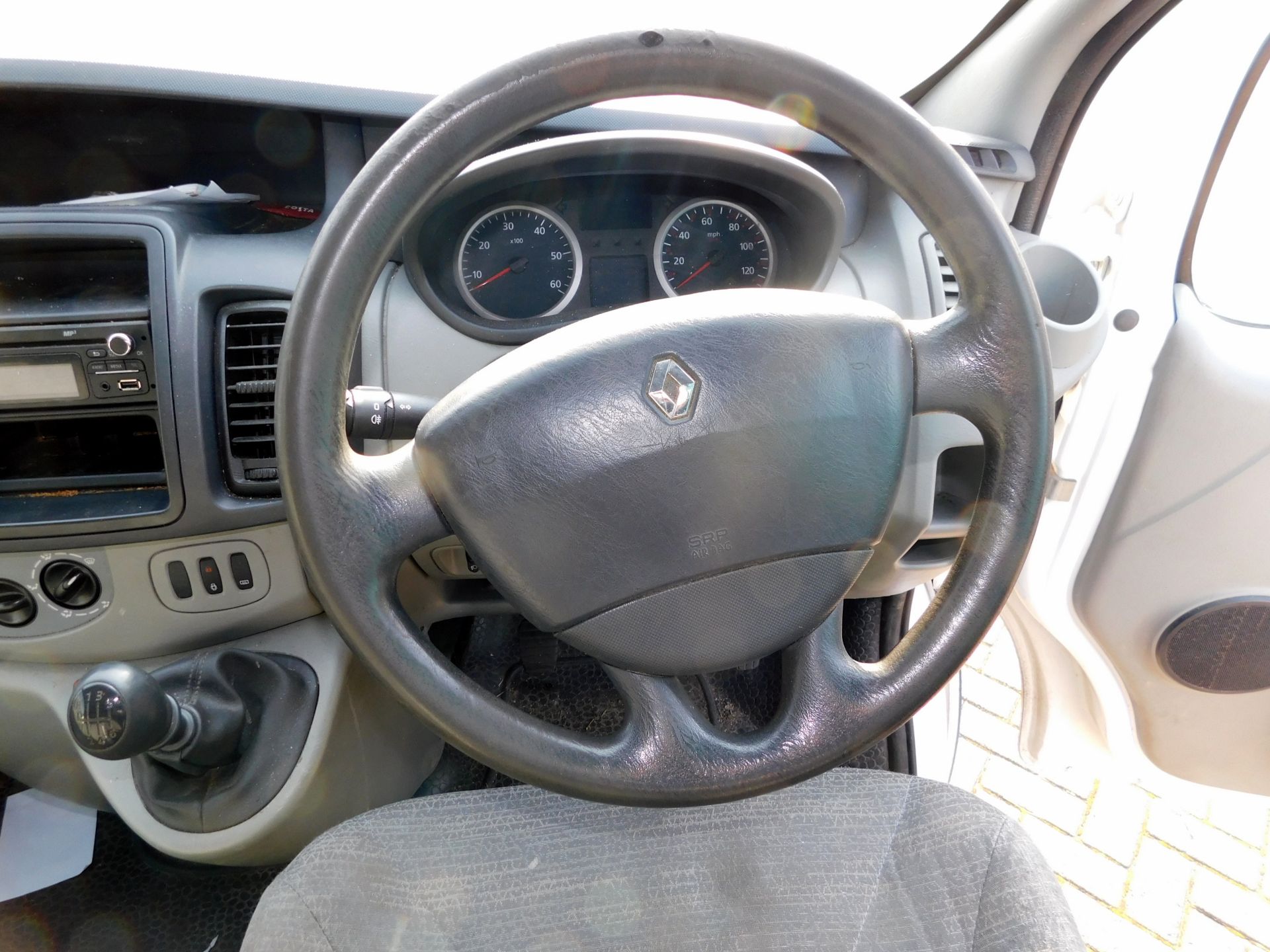 Renault Trafic LWB panel van, registration HY64 YKN, first registered 29th September 2014, MOT - Image 7 of 9